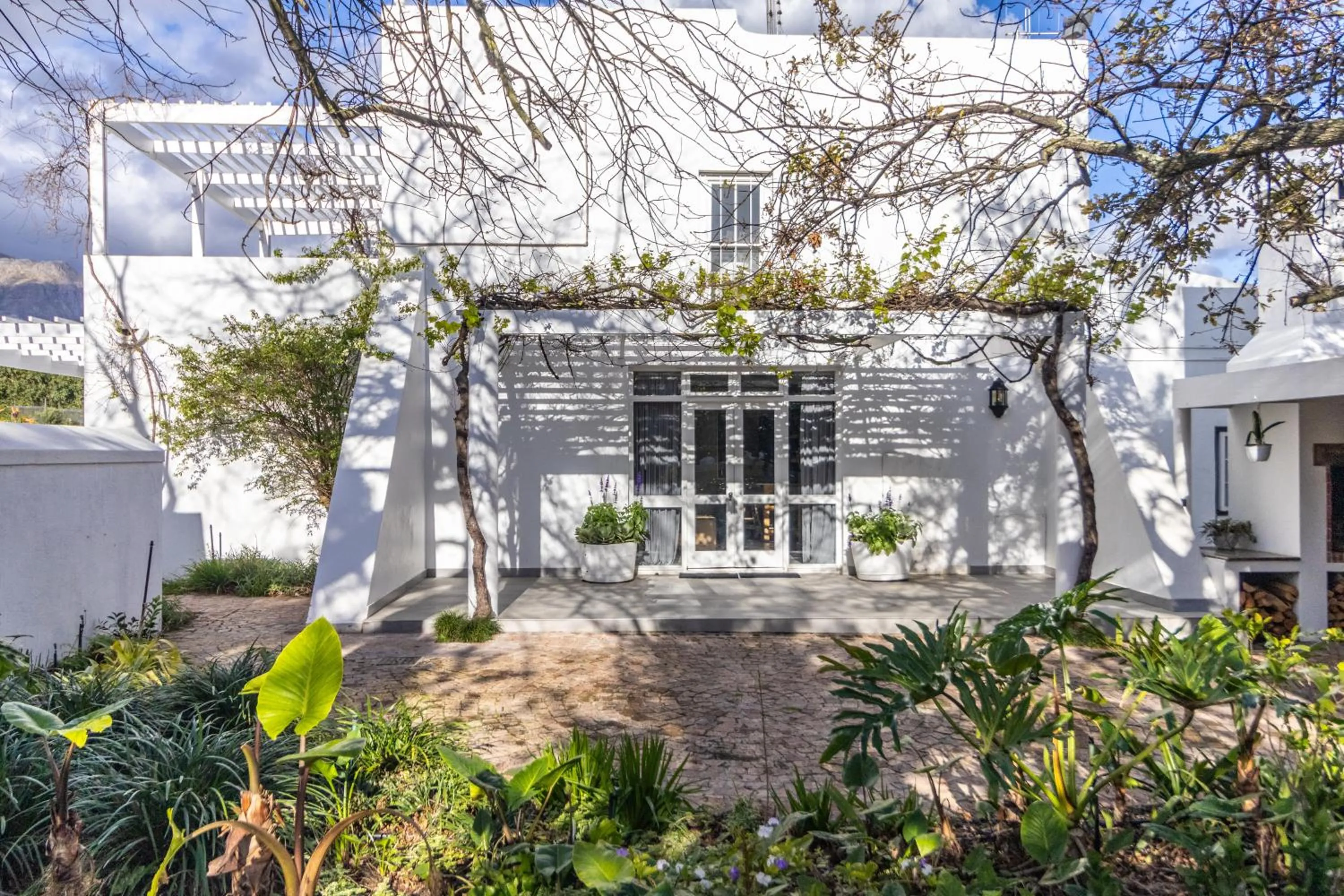 Property building in Sunset Farm Stellenbosch
