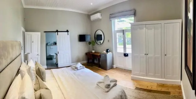 Coffee/tea facilities, Bed in Sunset Farm Stellenbosch