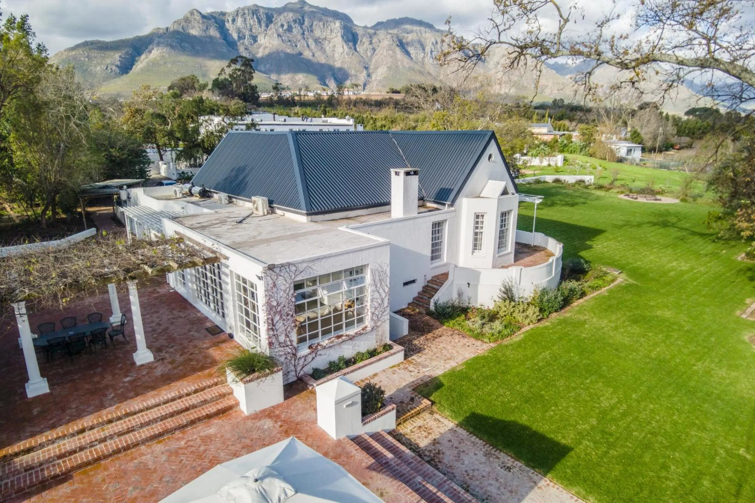 Five-Bedroom House in Sunset Farm Stellenbosch