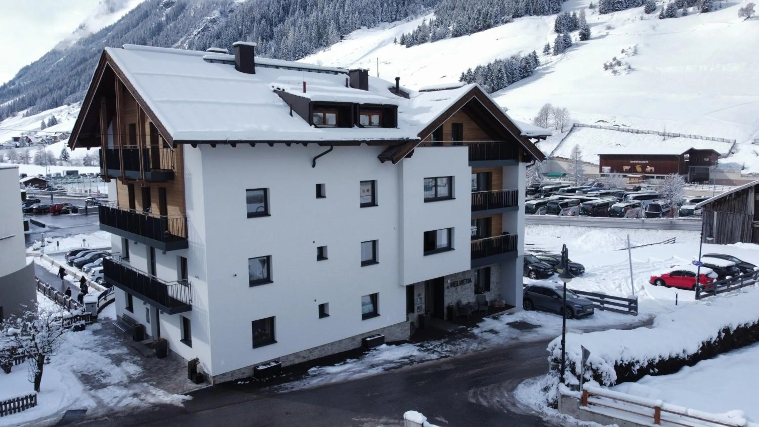 Property building in Hotel Garni Helvetia