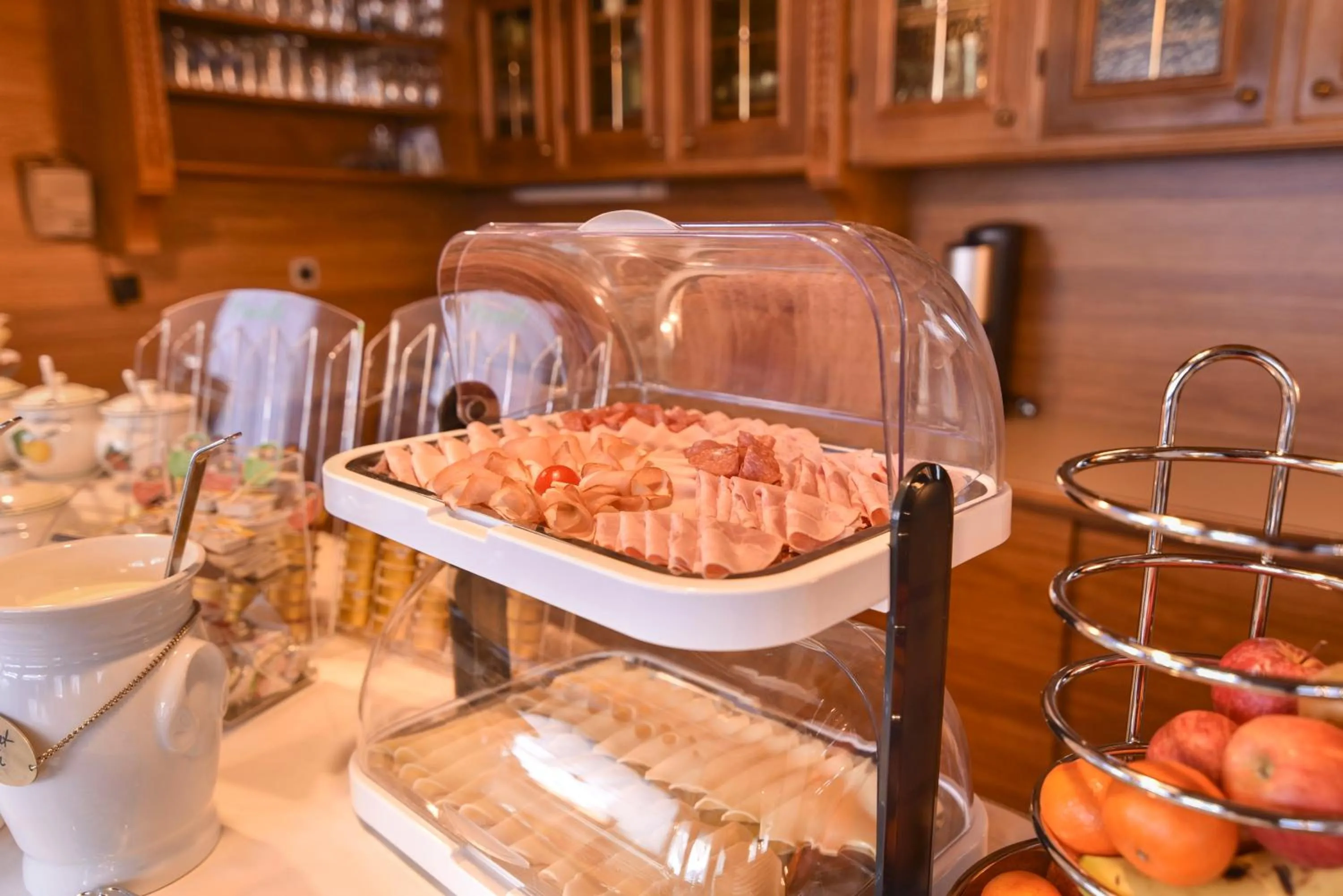 Breakfast in Hotel Garni Helvetia