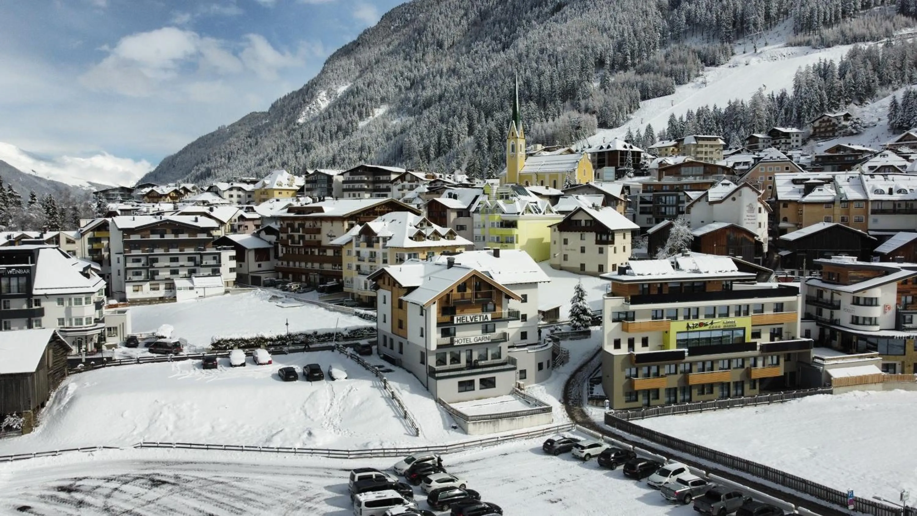 Property building in Hotel Garni Helvetia