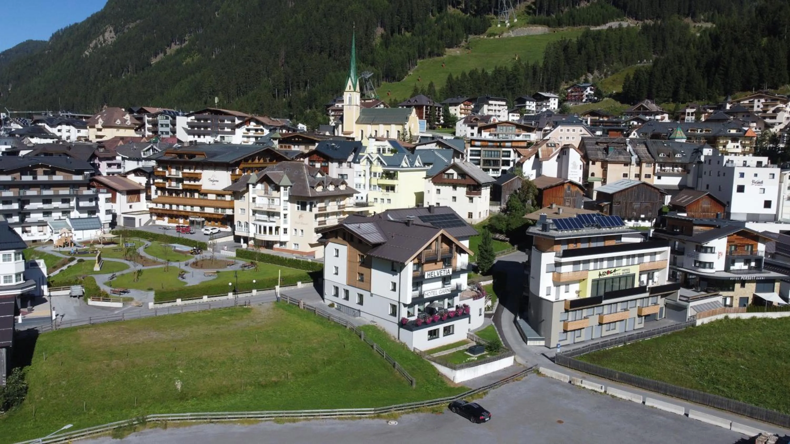 Property building in Hotel Garni Helvetia