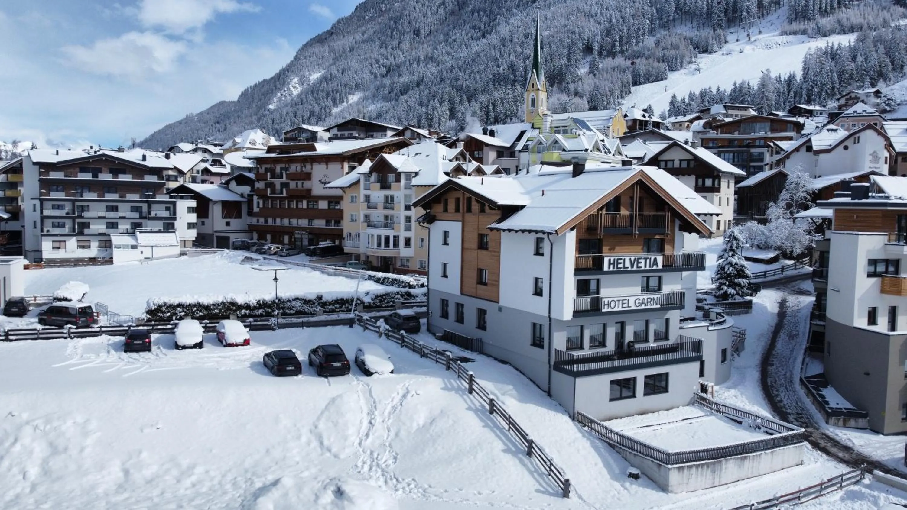 Property building in Hotel Garni Helvetia