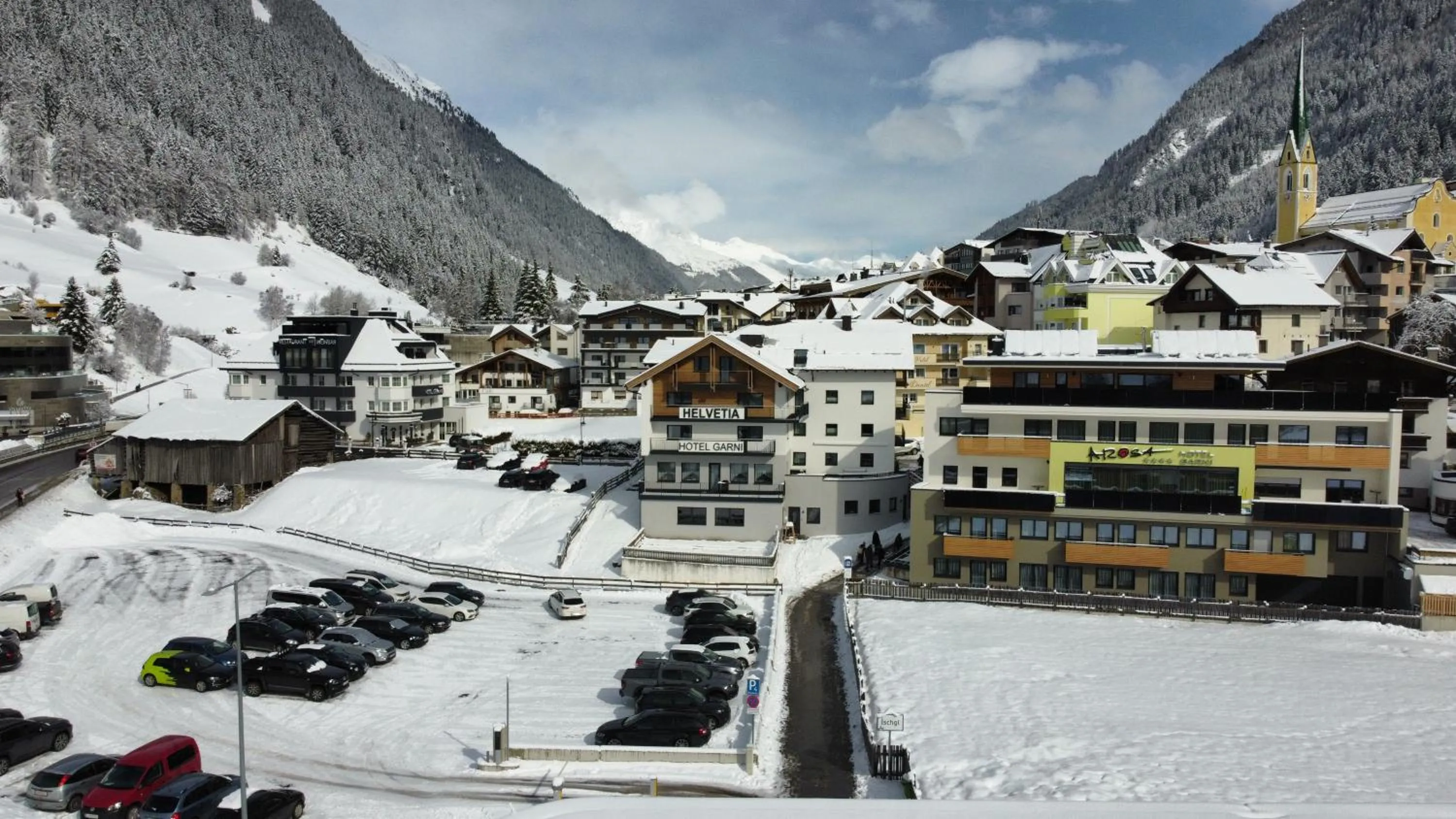 Property building in Hotel Garni Helvetia
