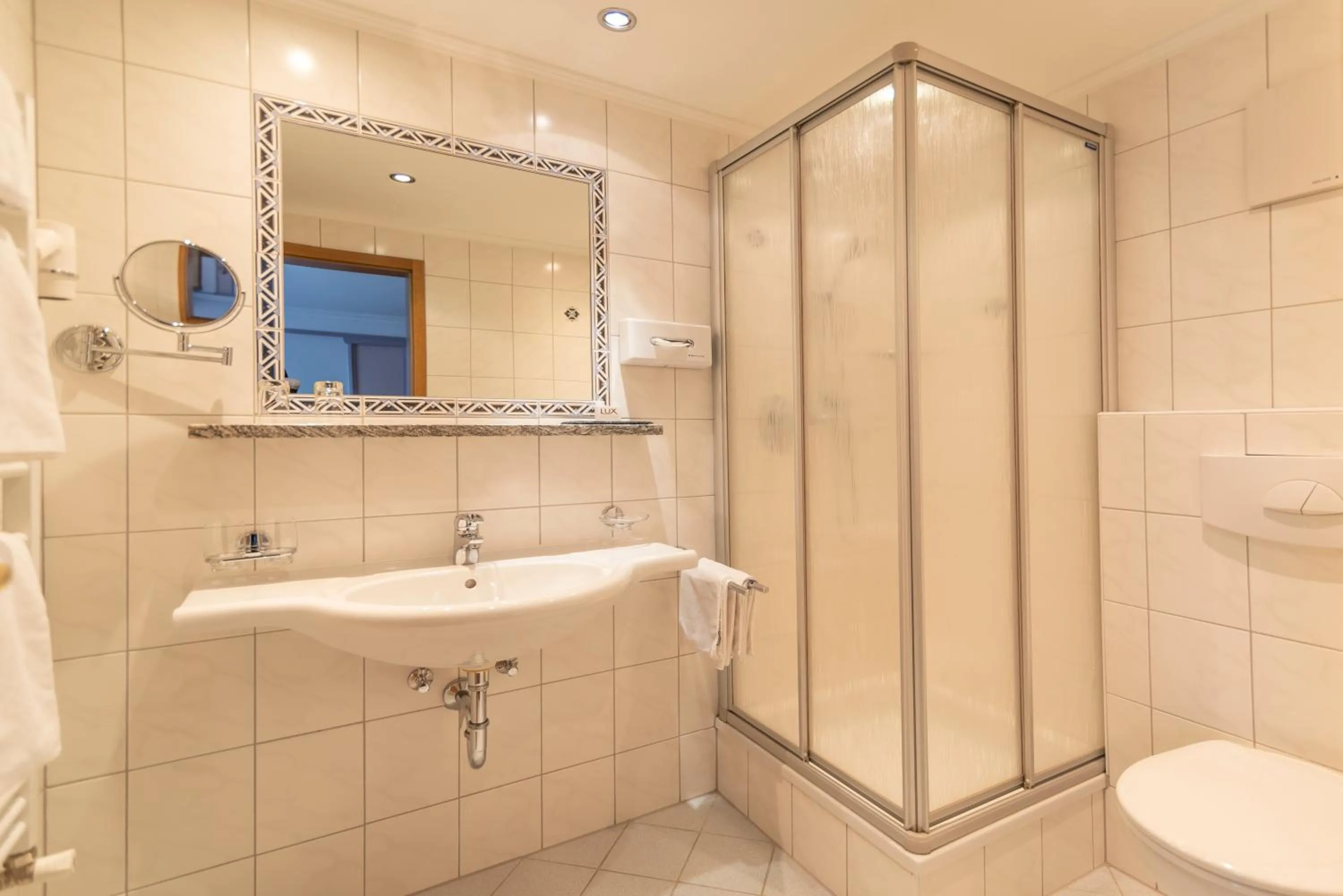Bathroom in Hotel Garni Helvetia