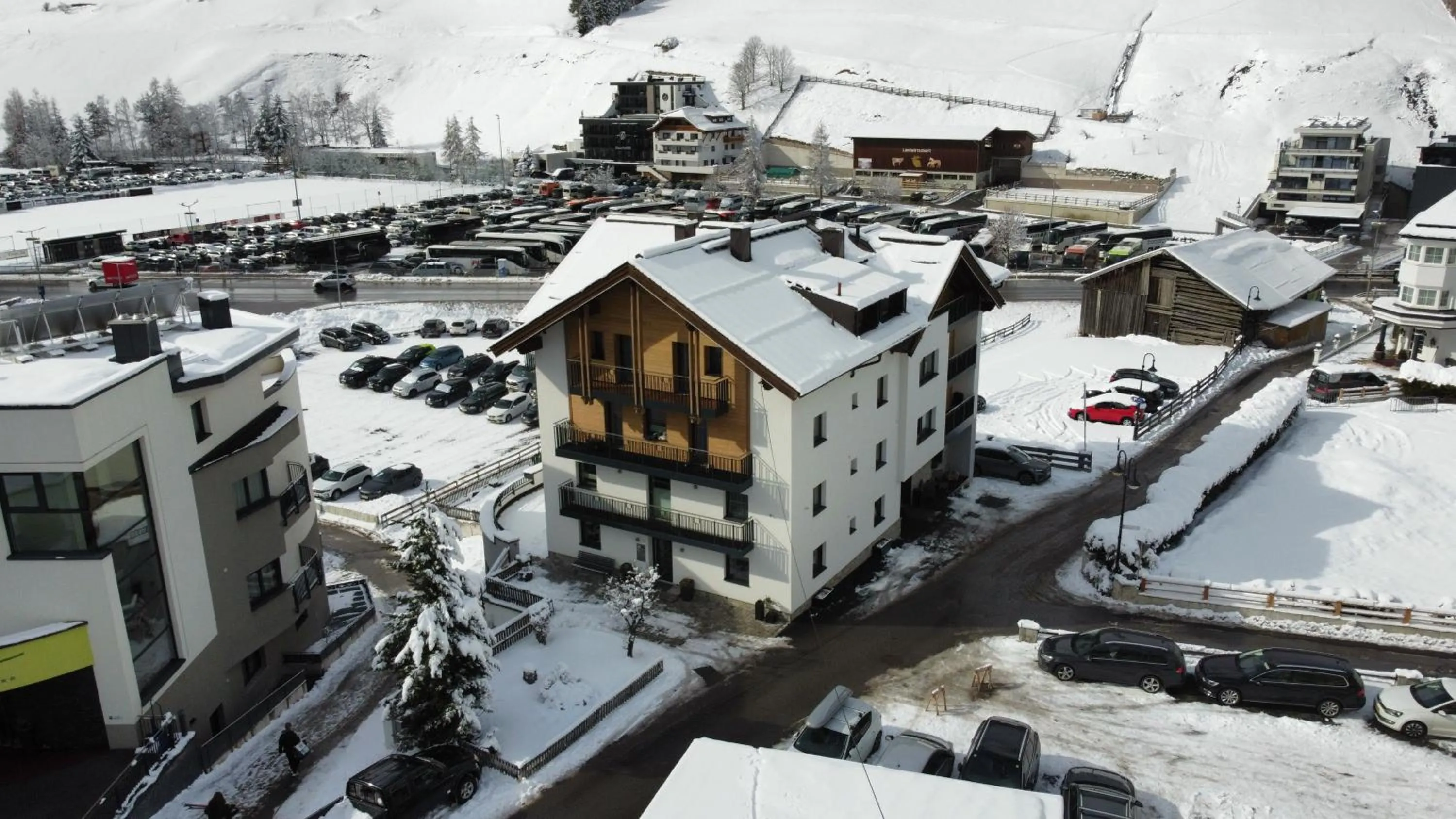 Property building in Hotel Garni Helvetia