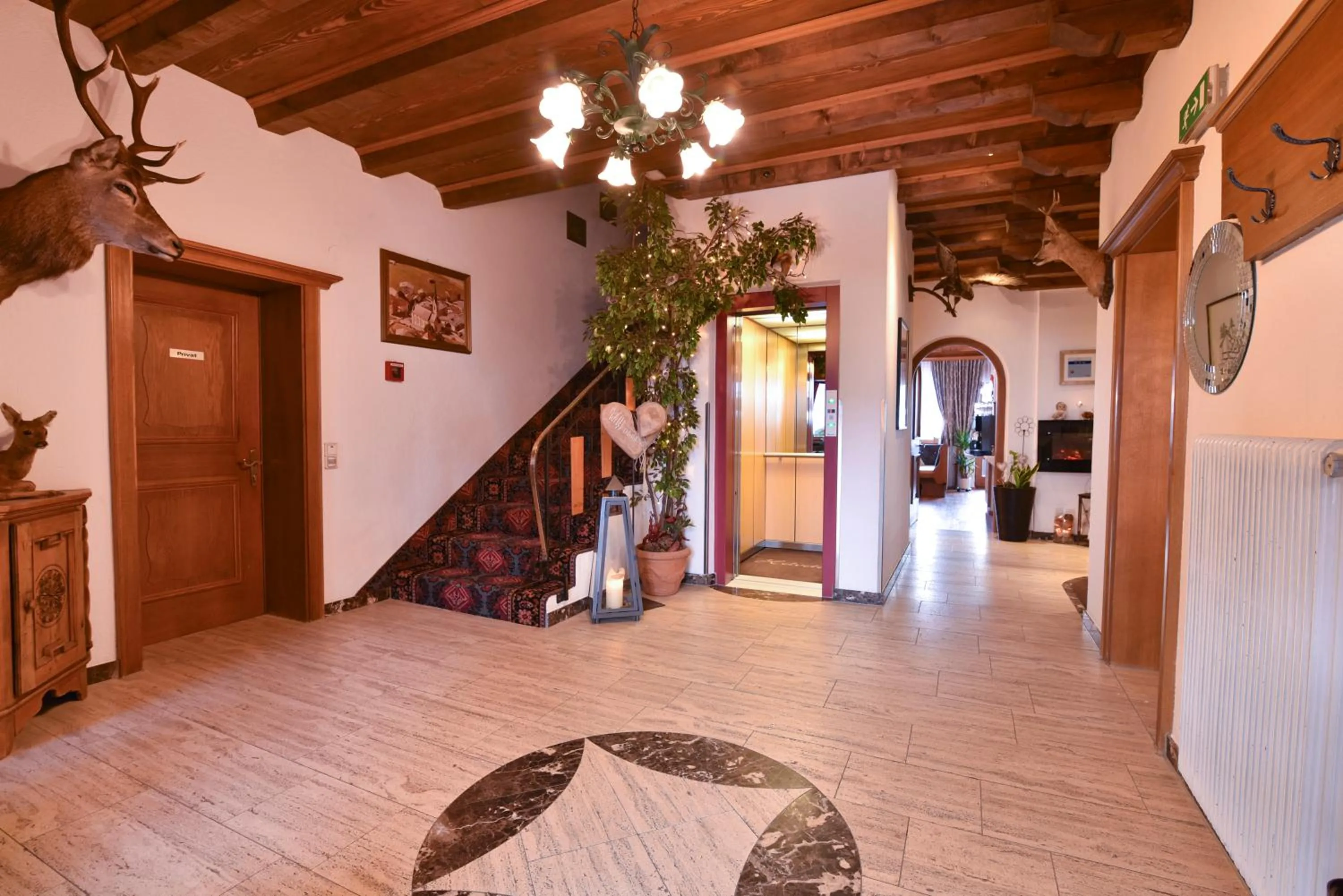 Lobby or reception in Hotel Garni Helvetia