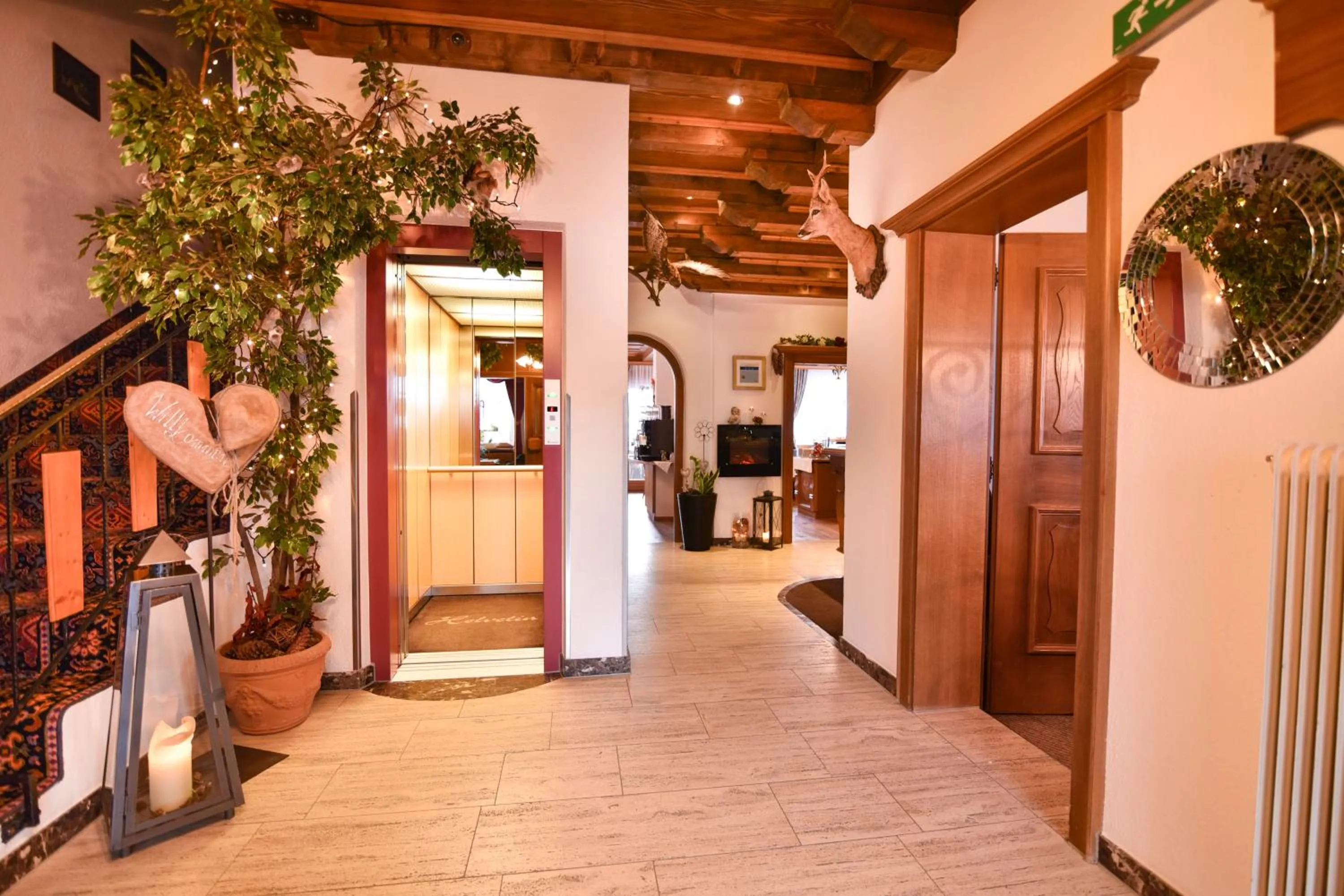 Lobby or reception in Hotel Garni Helvetia