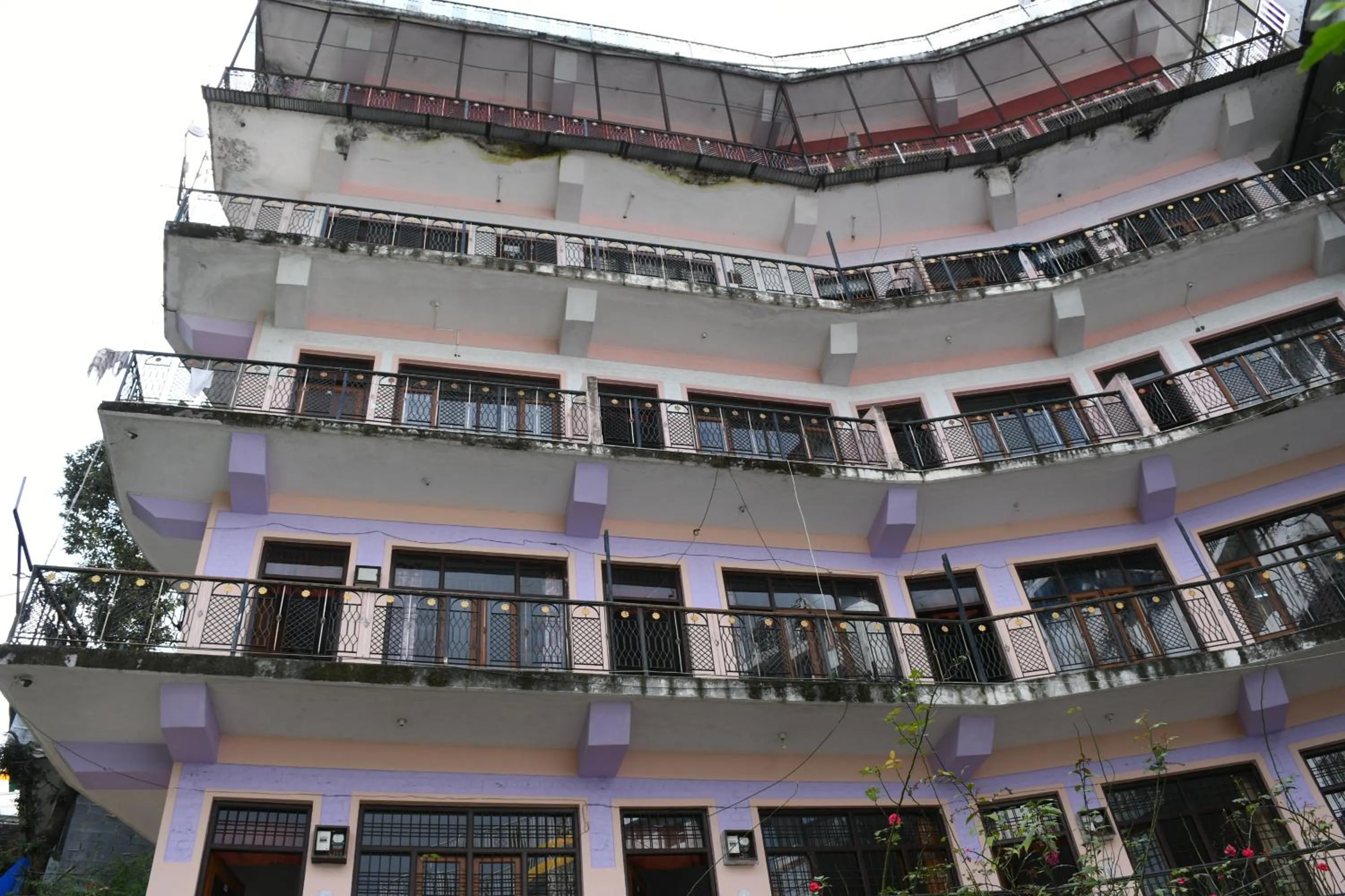 HOTEL HIMALYAN PARADISE