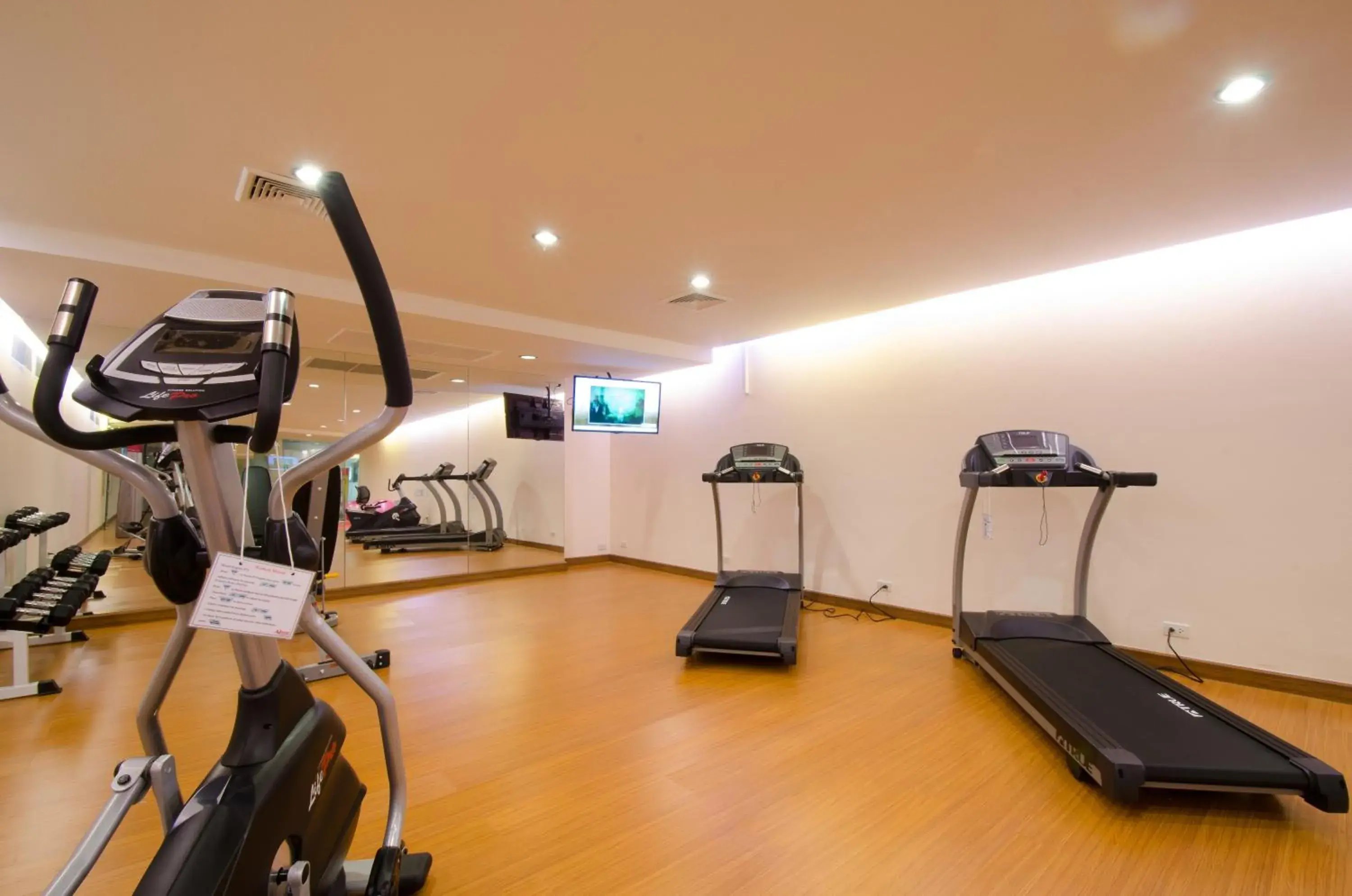 Fitness centre/facilities in iCheck inn Residences Sathorn Fitness centre/facilities in iCheck inn Residences Sathorn