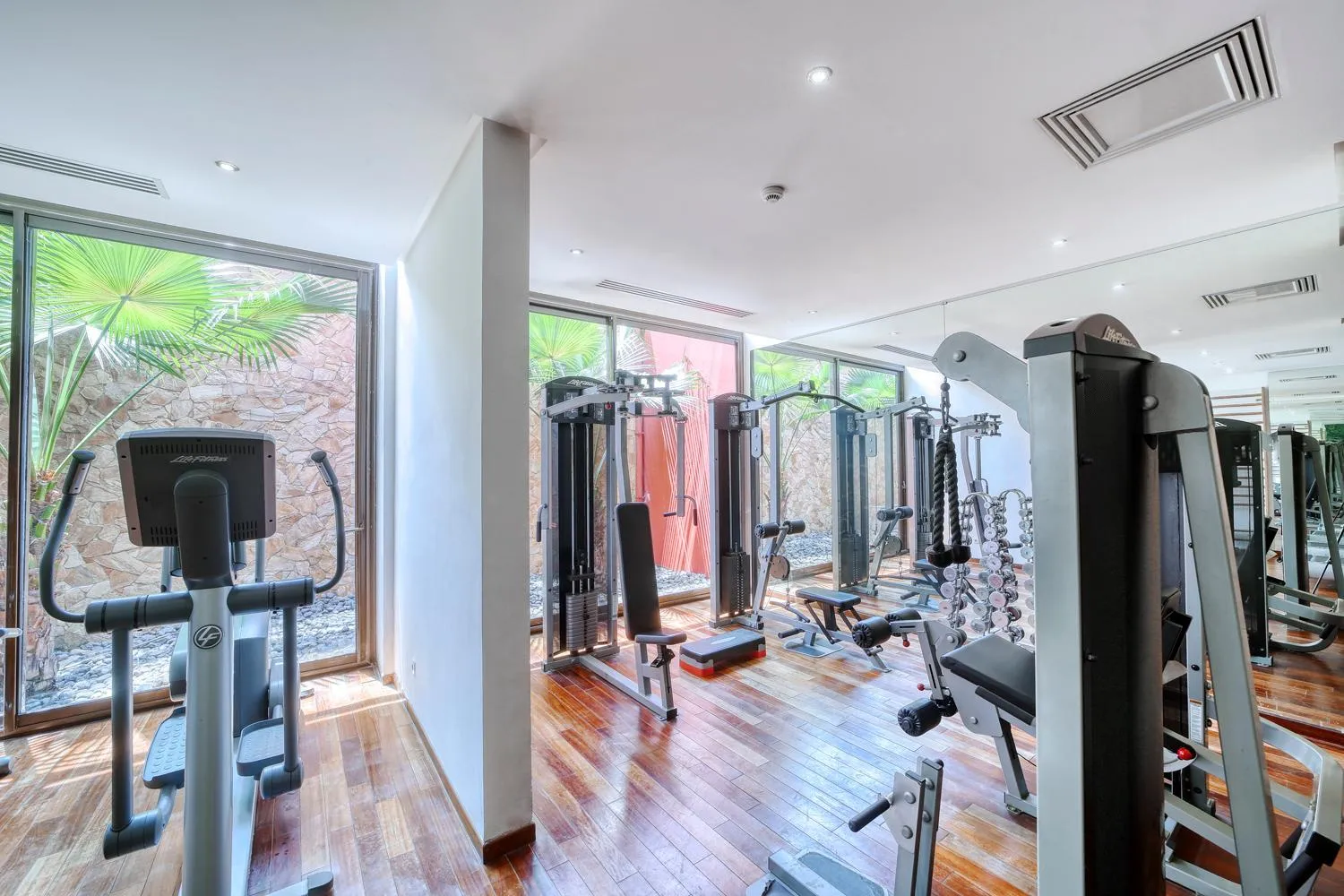 Fitness centre/facilities in AKWA PALACE Douala