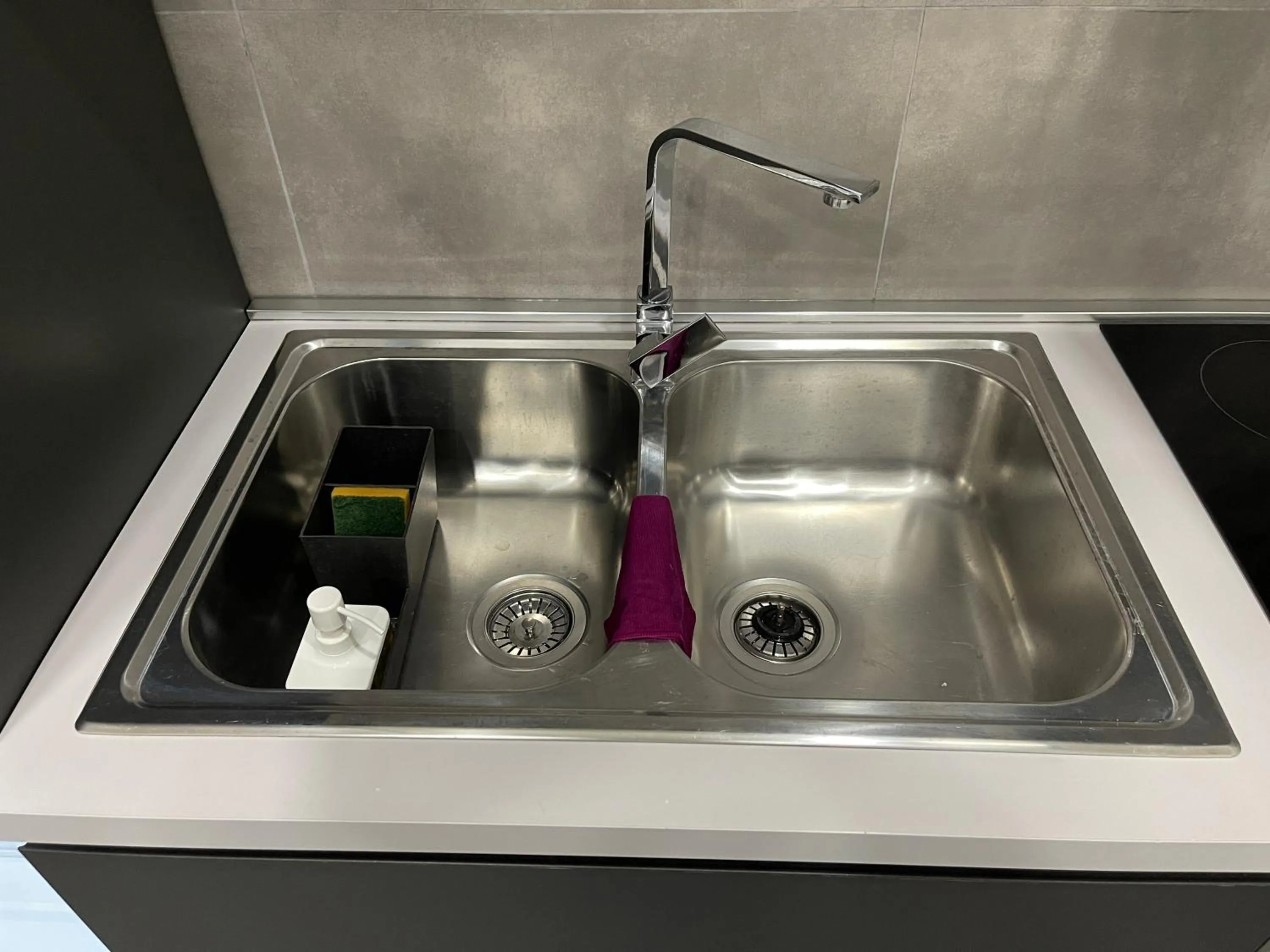 kitchen in B&B Porto 60