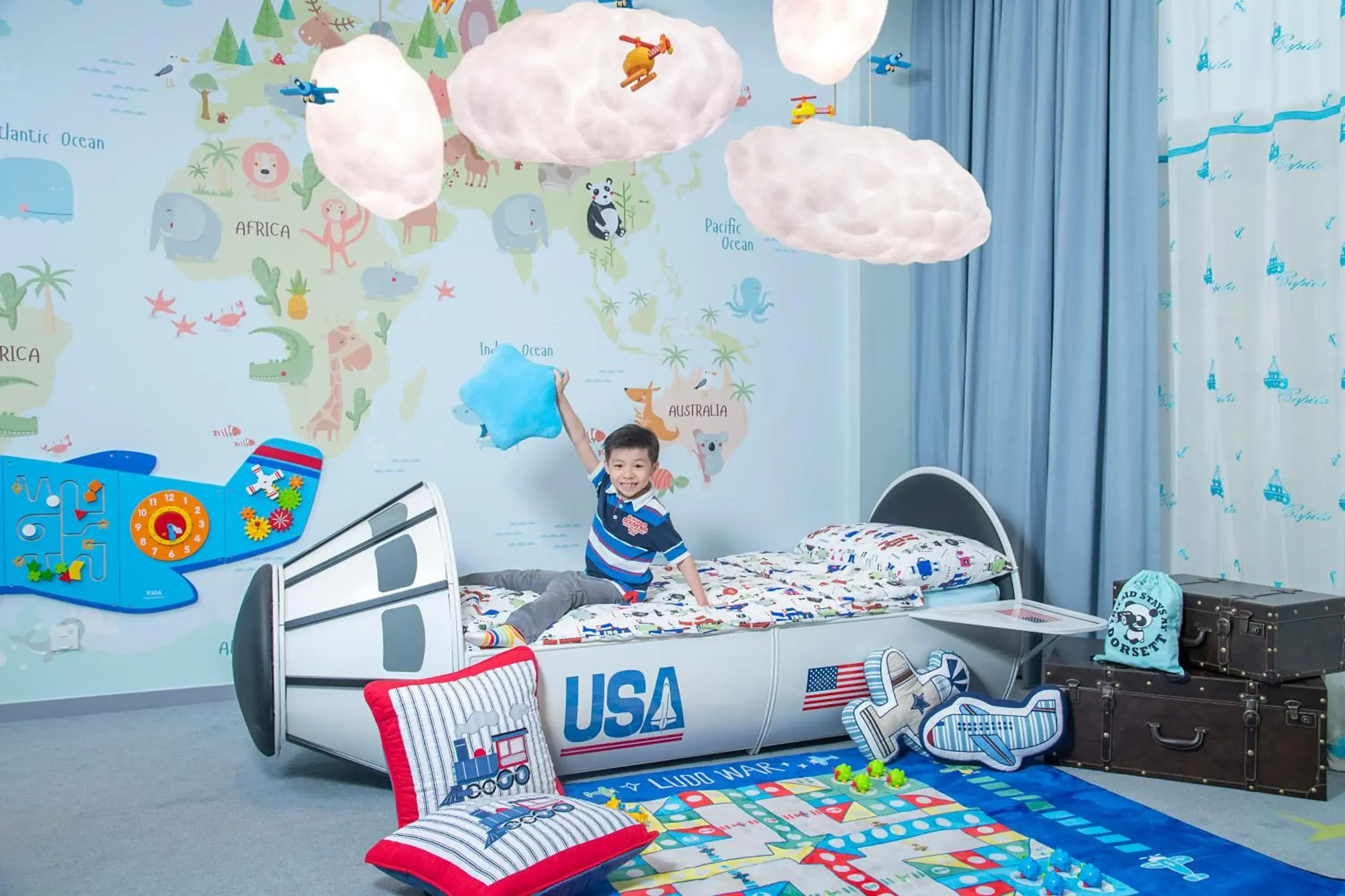 Bed in Dorsett Tsuen Wan, Hong Kong Bed in Dorsett Tsuen Wan, Hong Kong