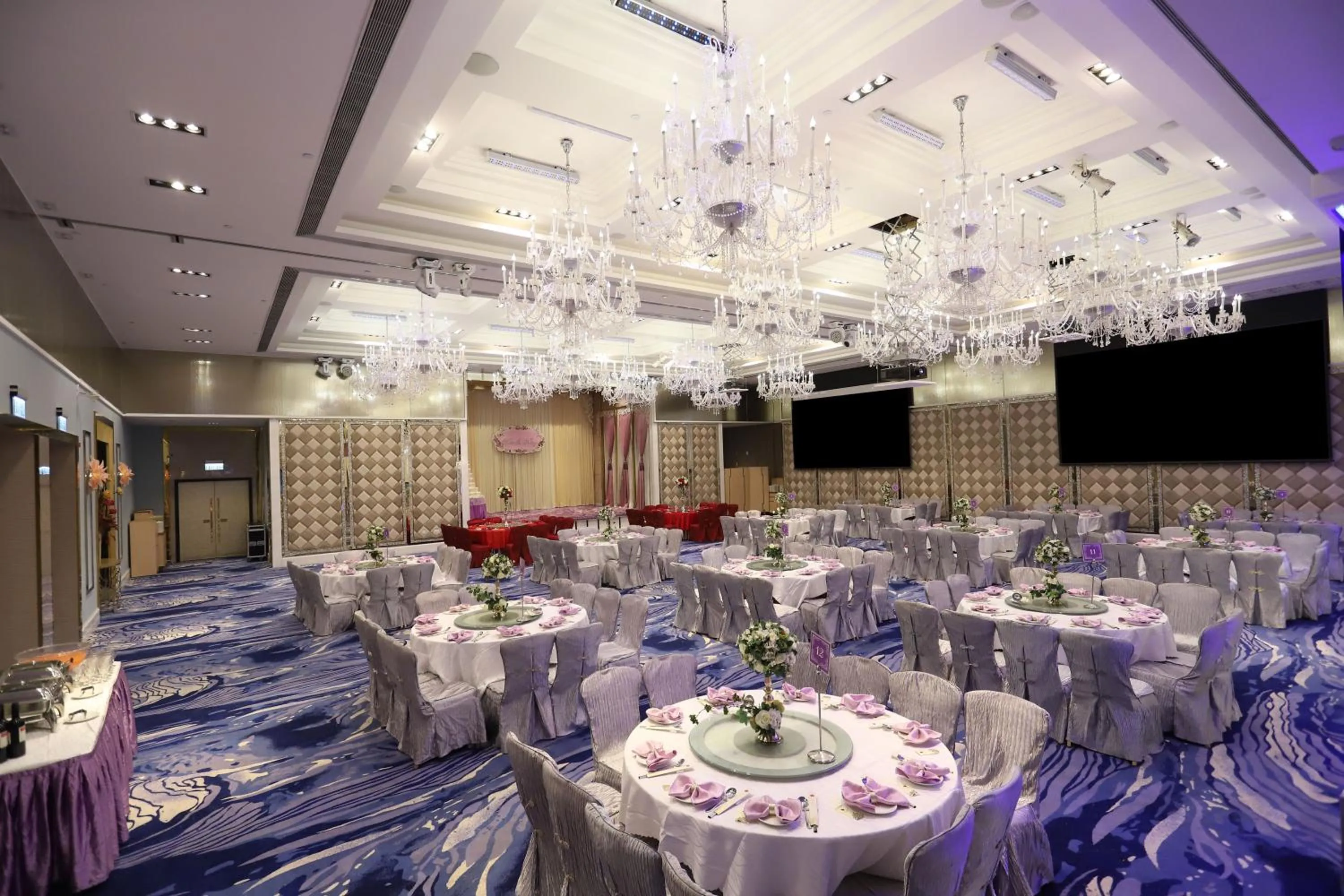 Restaurant/places to eat in Dorsett Tsuen Wan, Hong Kong