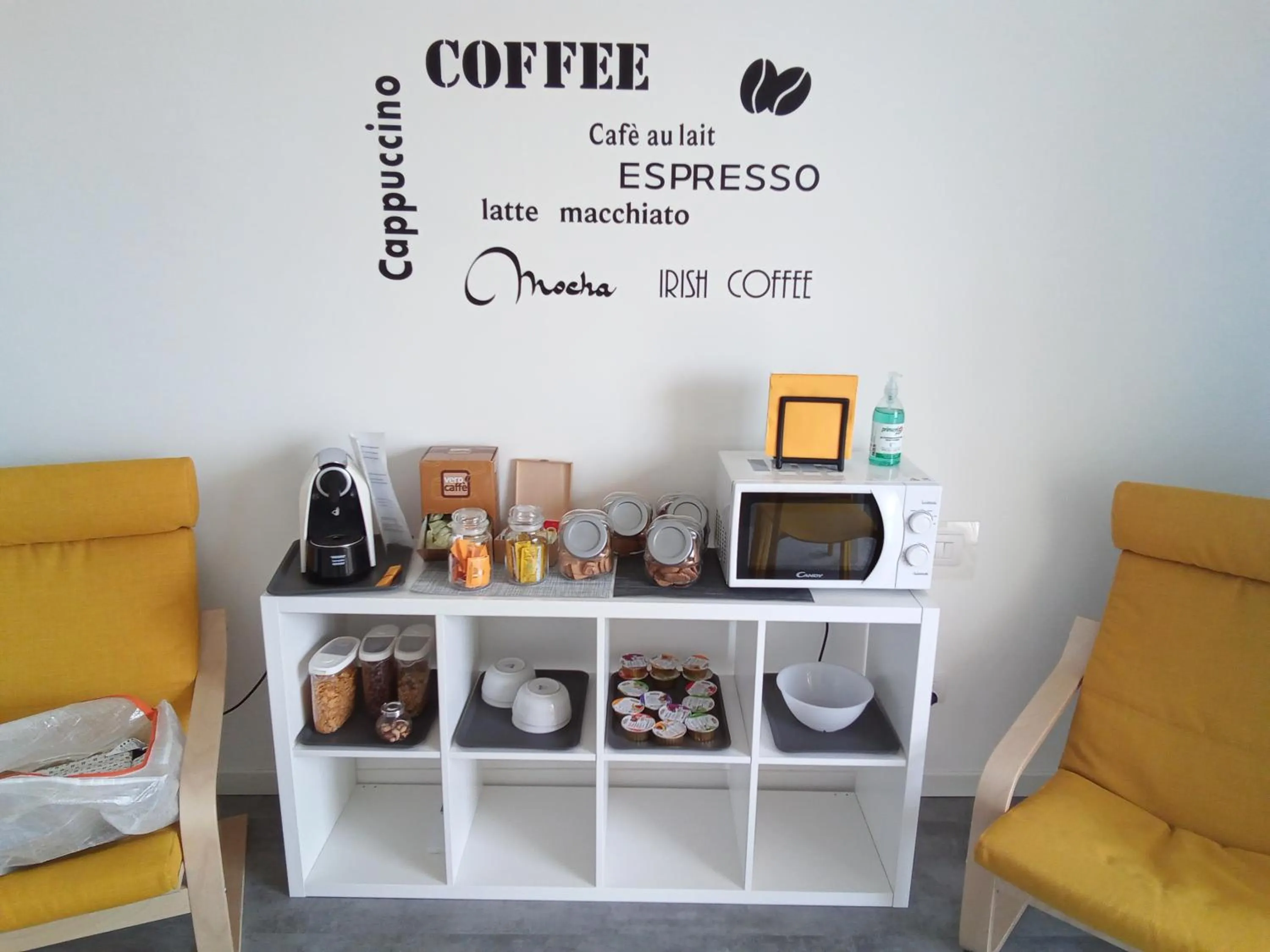 Coffee/tea facilities in B&B Giolì