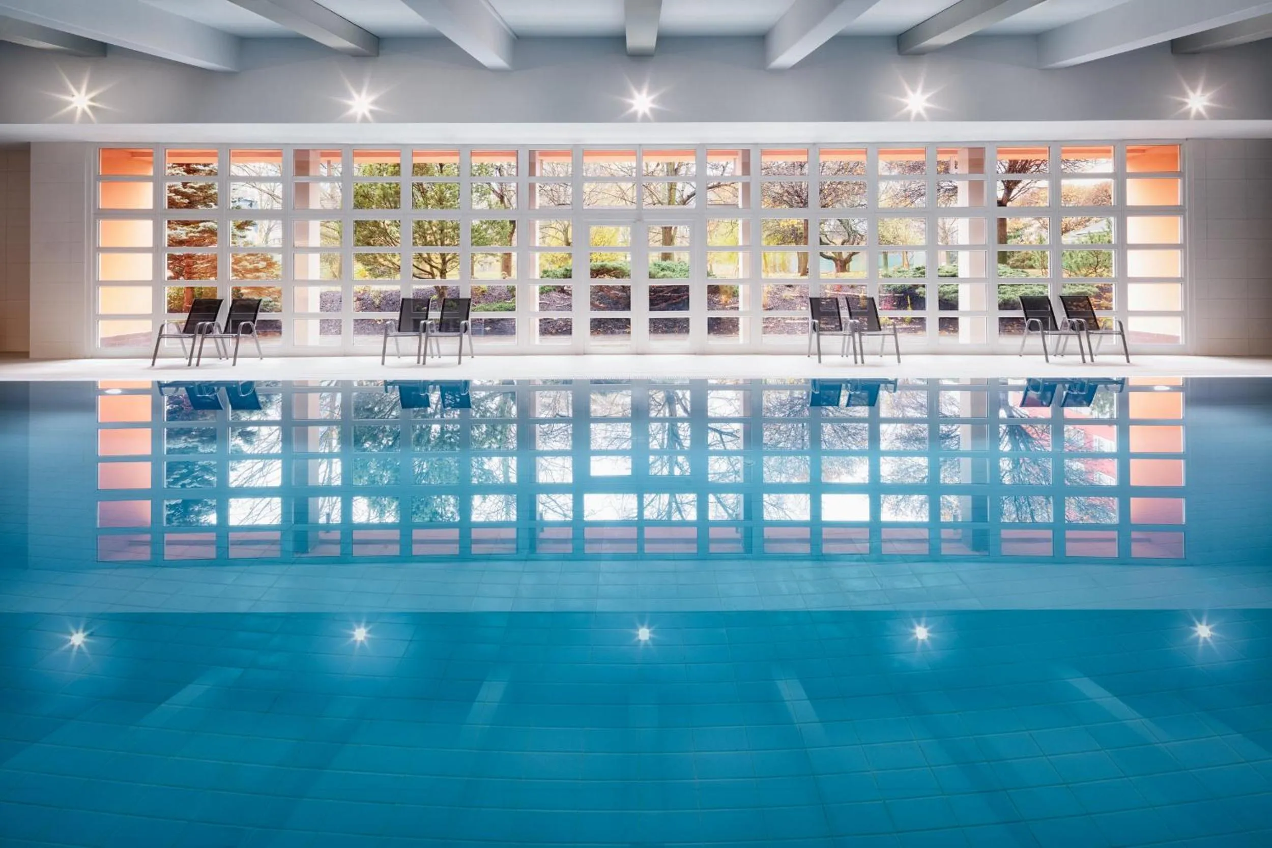 Swimming pool in Hotel Duo & Wellness