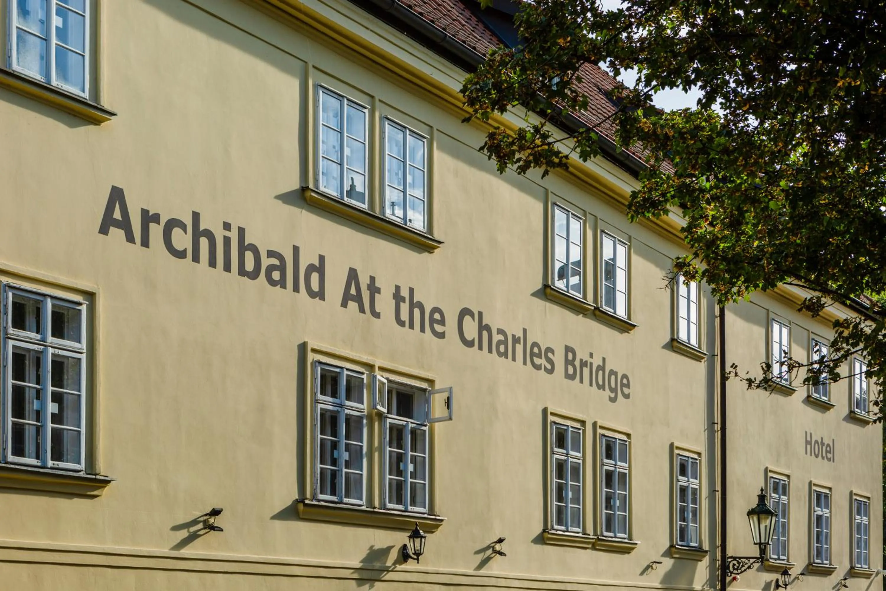 Archibald At the Charles Bridge
