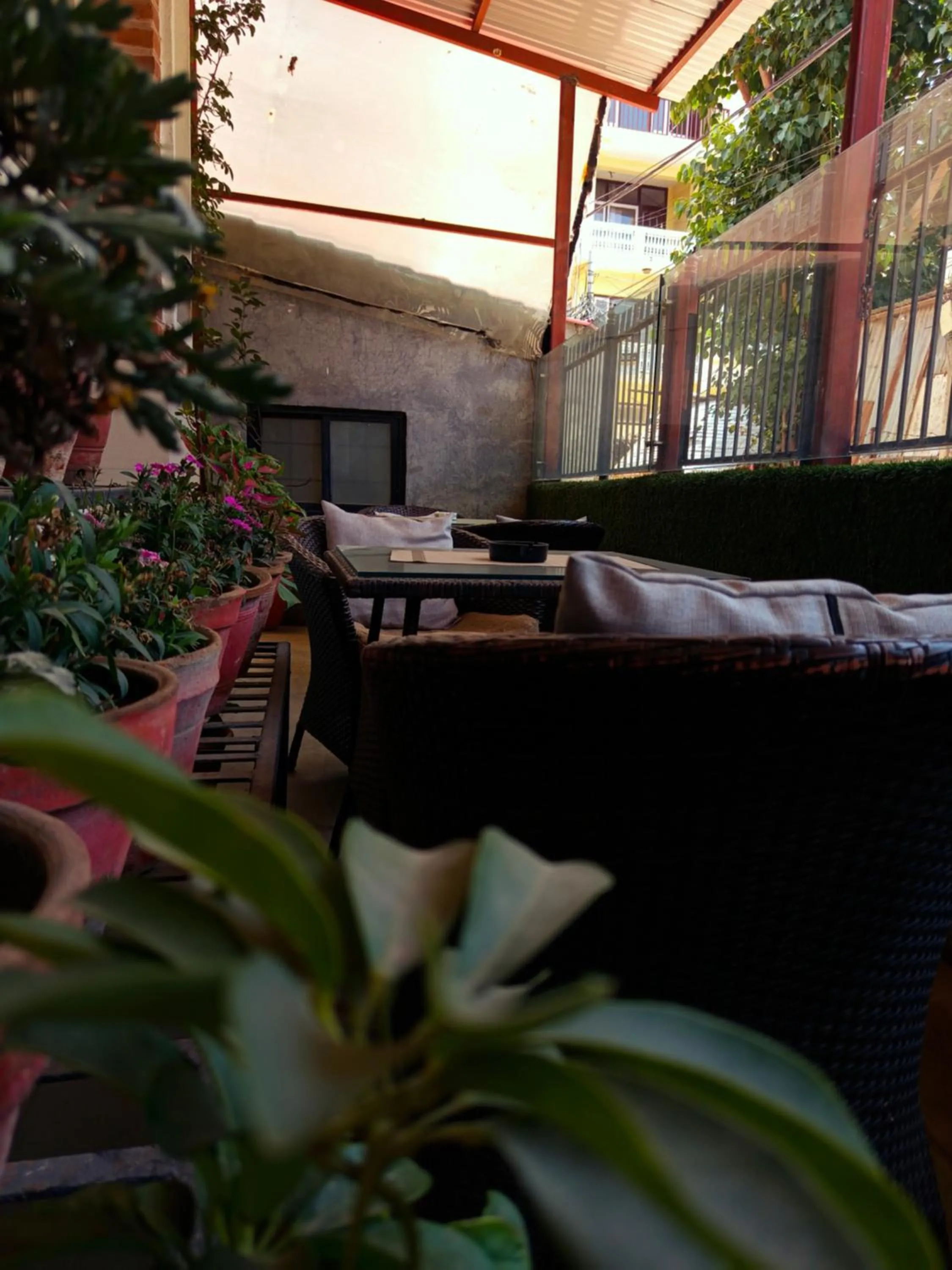 Restaurant/places to eat in Deepjyoti Inn