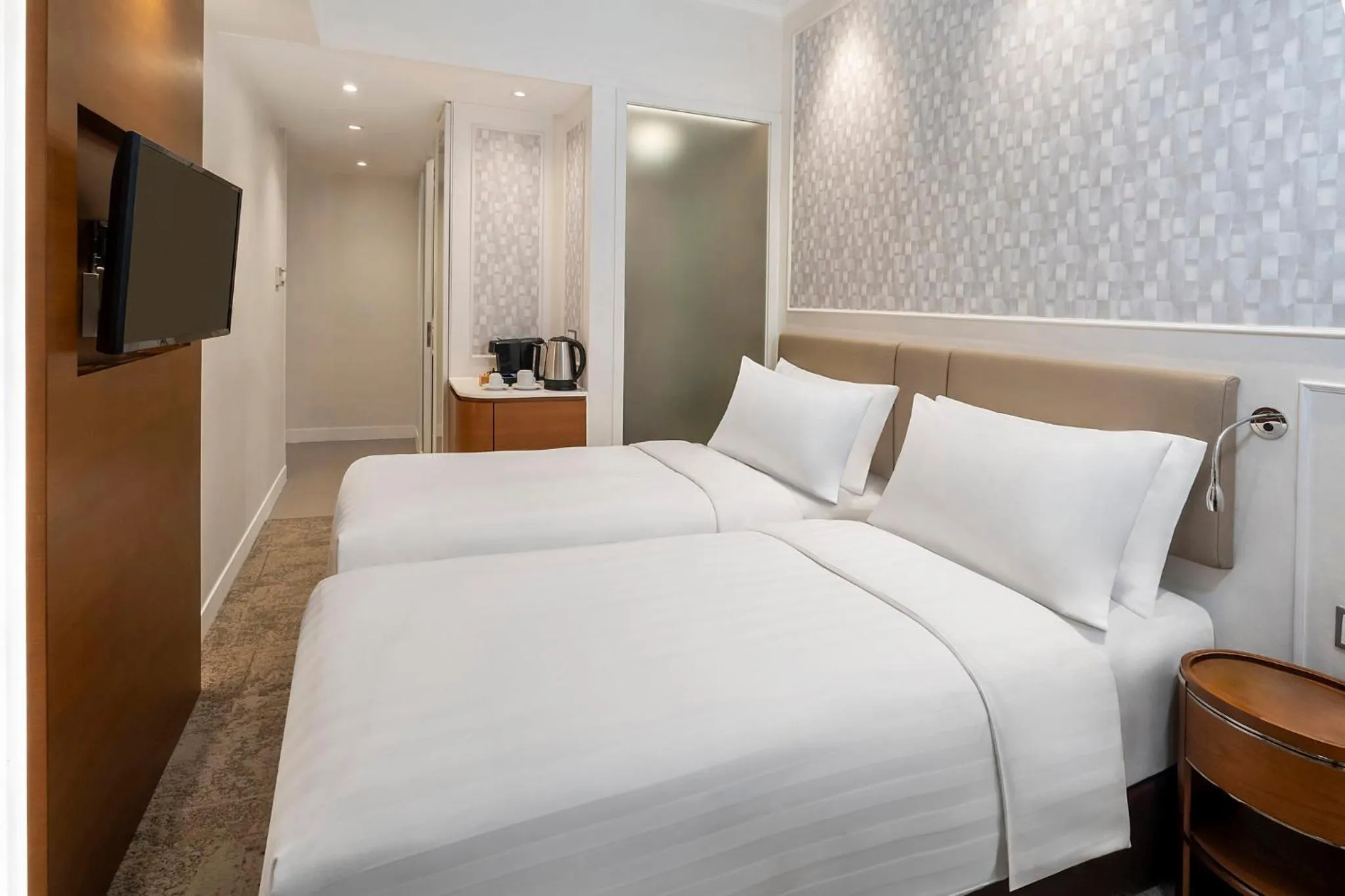 Photo of the whole room, Bed in Y Hotel Hong Kong