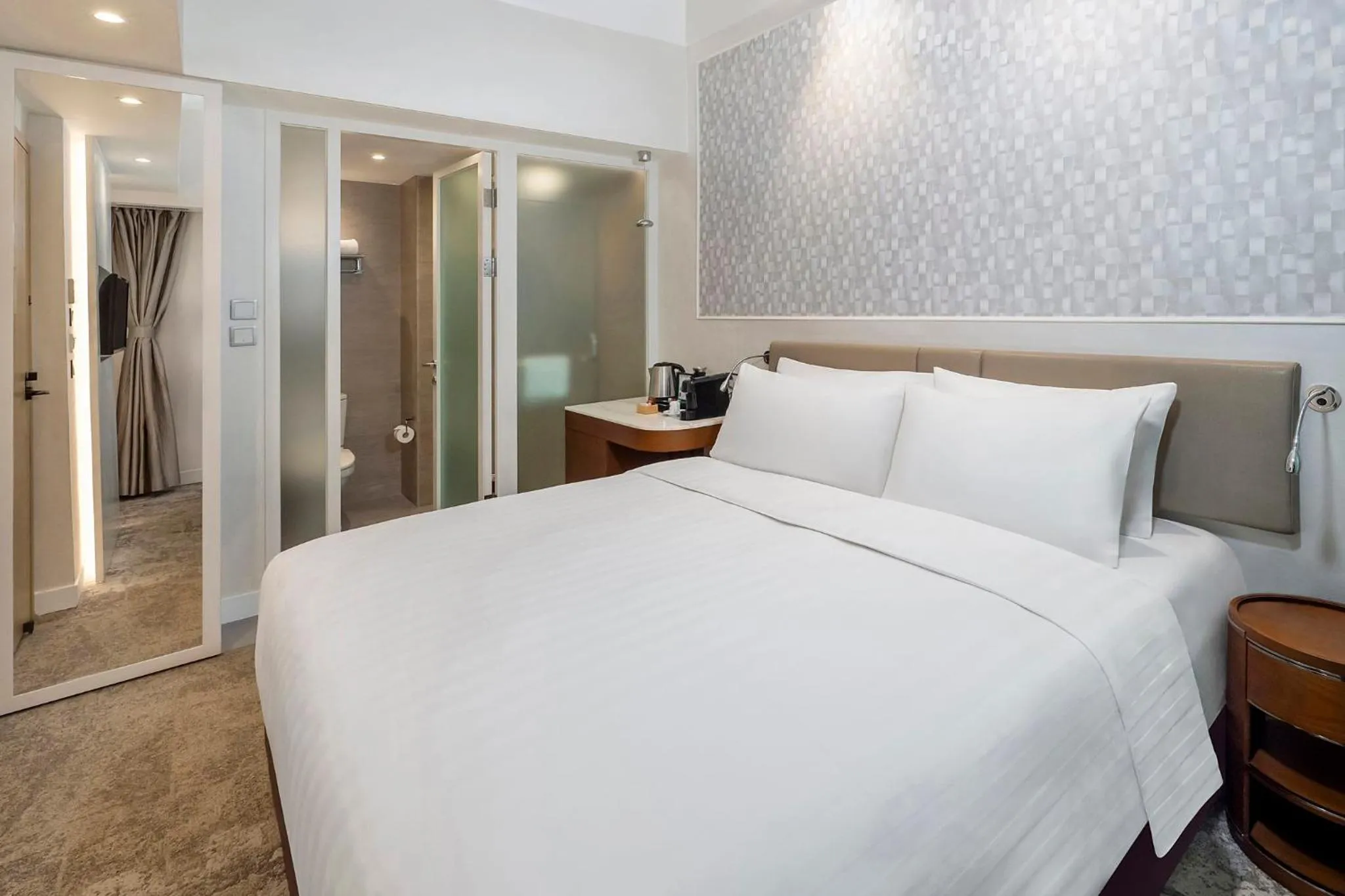 Photo of the whole room, Bed in Y Hotel Hong Kong