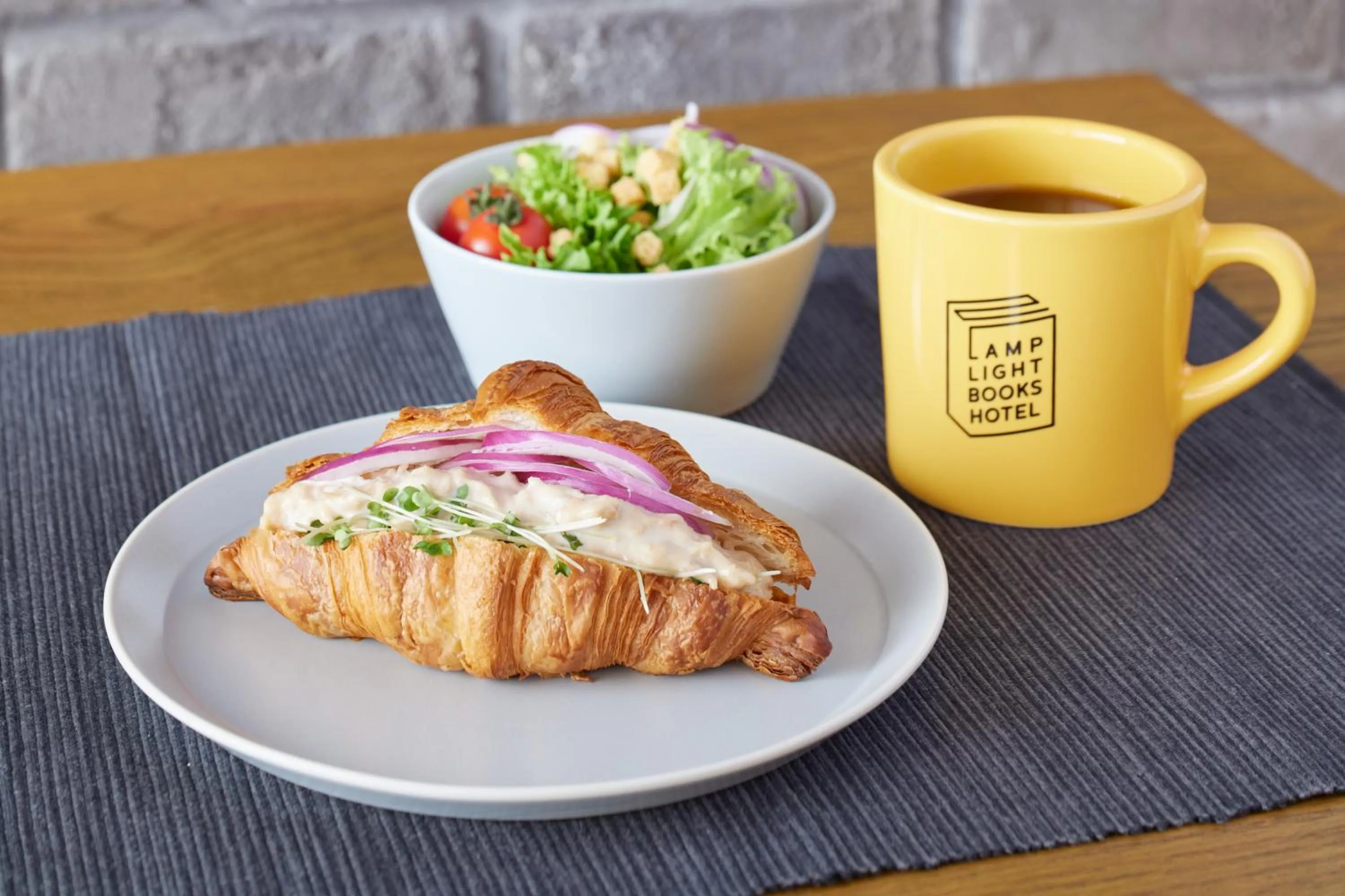 Restaurant/places to eat in LAMP LIGHT BOOKS HOTEL fukuoka