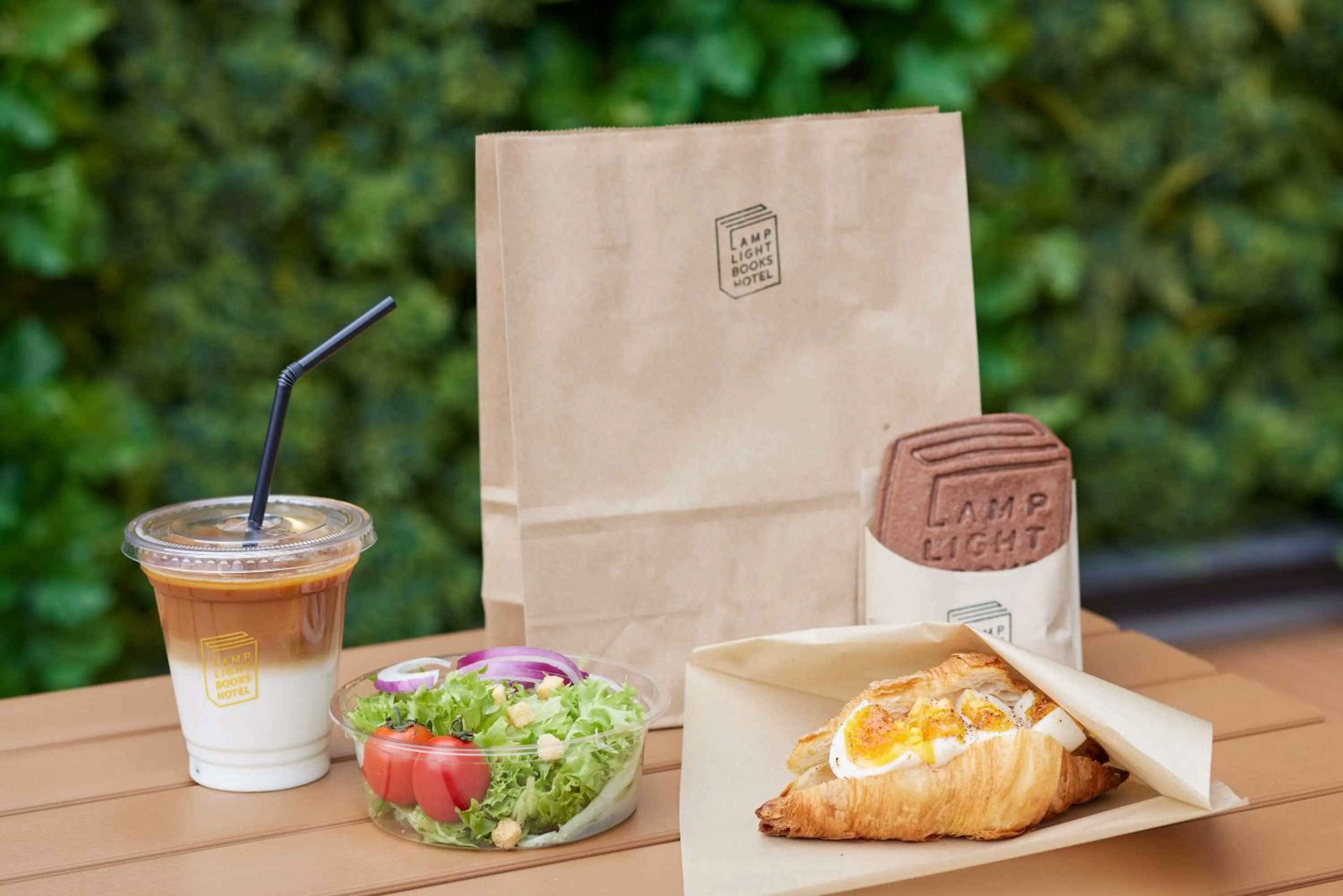 Restaurant/places to eat in LAMP LIGHT BOOKS HOTEL fukuoka