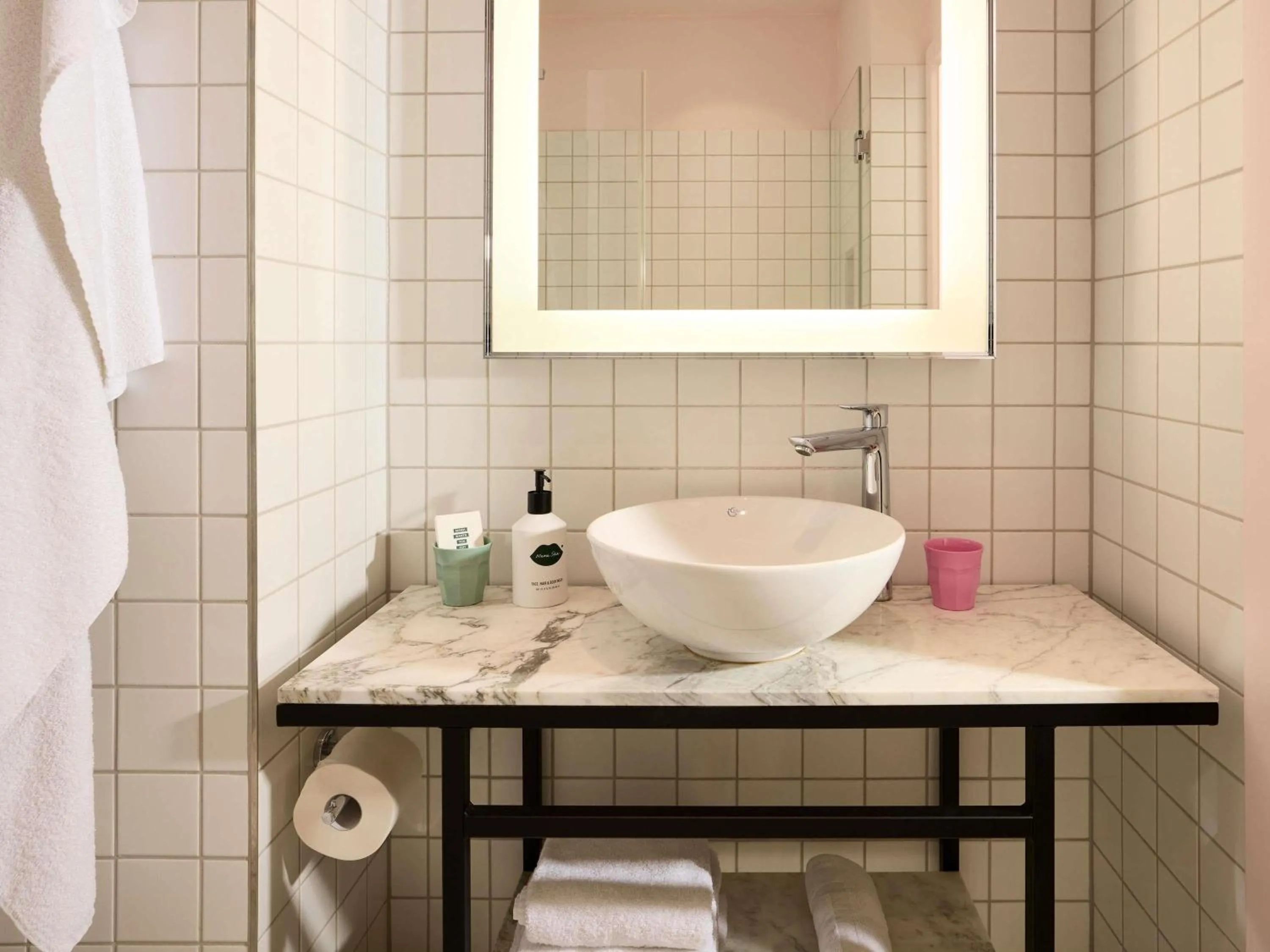 Bedroom in Mama Shelter Prague