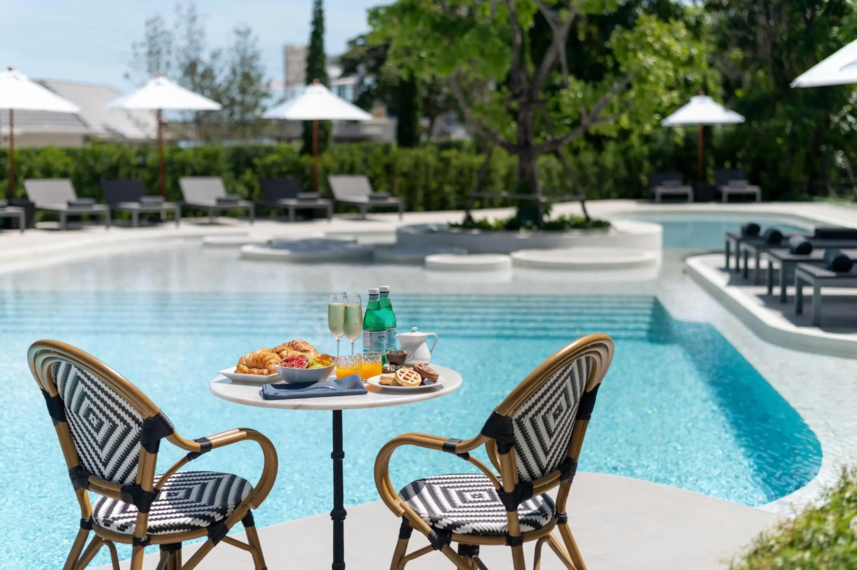 Swimming pool in Cross Pattaya Pratamnak Swimming pool in Cross Pattaya Pratamnak