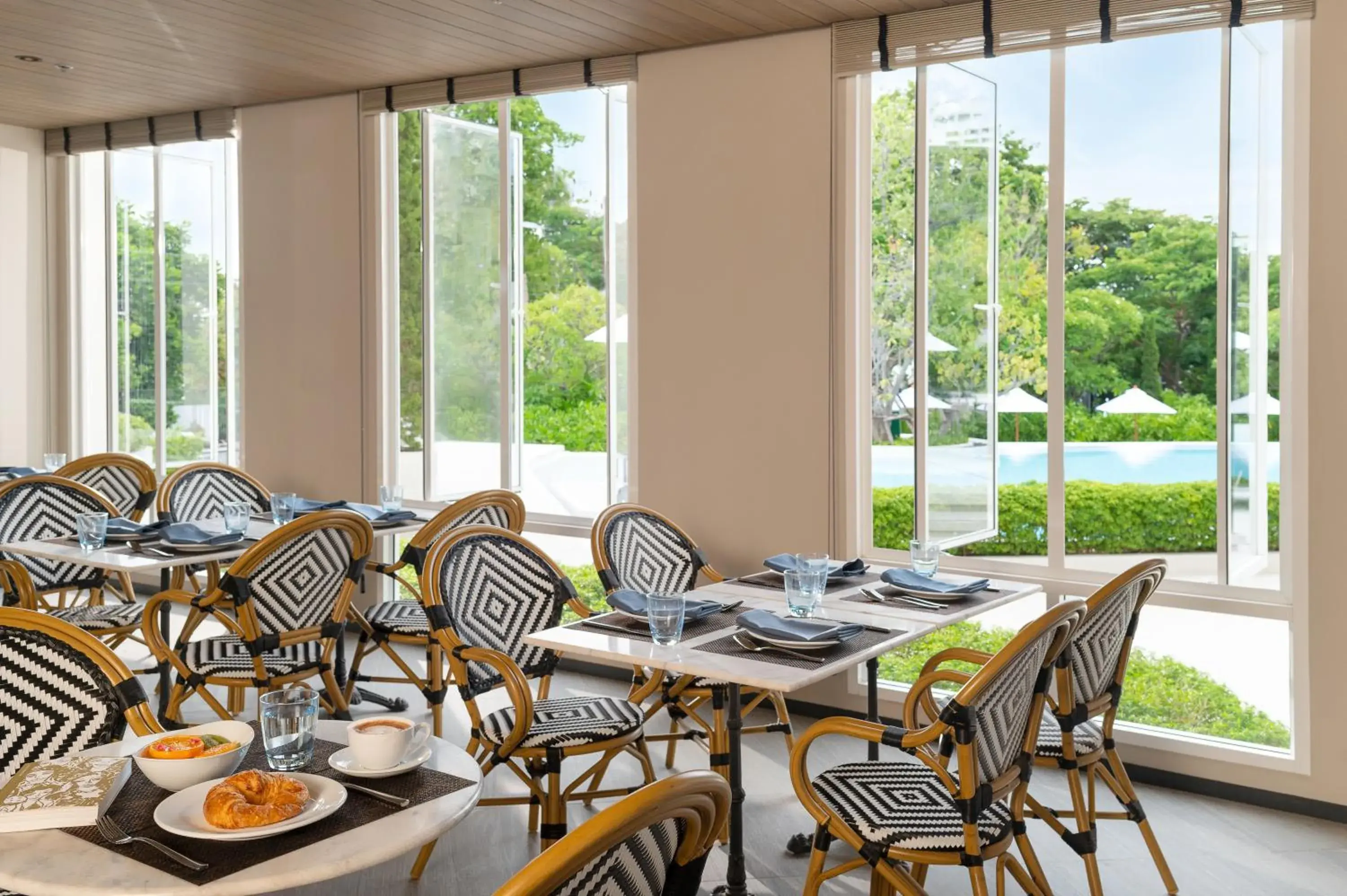 Restaurant/places to eat in Cross Pattaya Pratamnak Restaurant/places to eat in Cross Pattaya Pratamnak