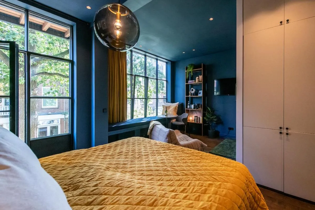 Bed in Luxurious Residence in Vondelpark/Museum District