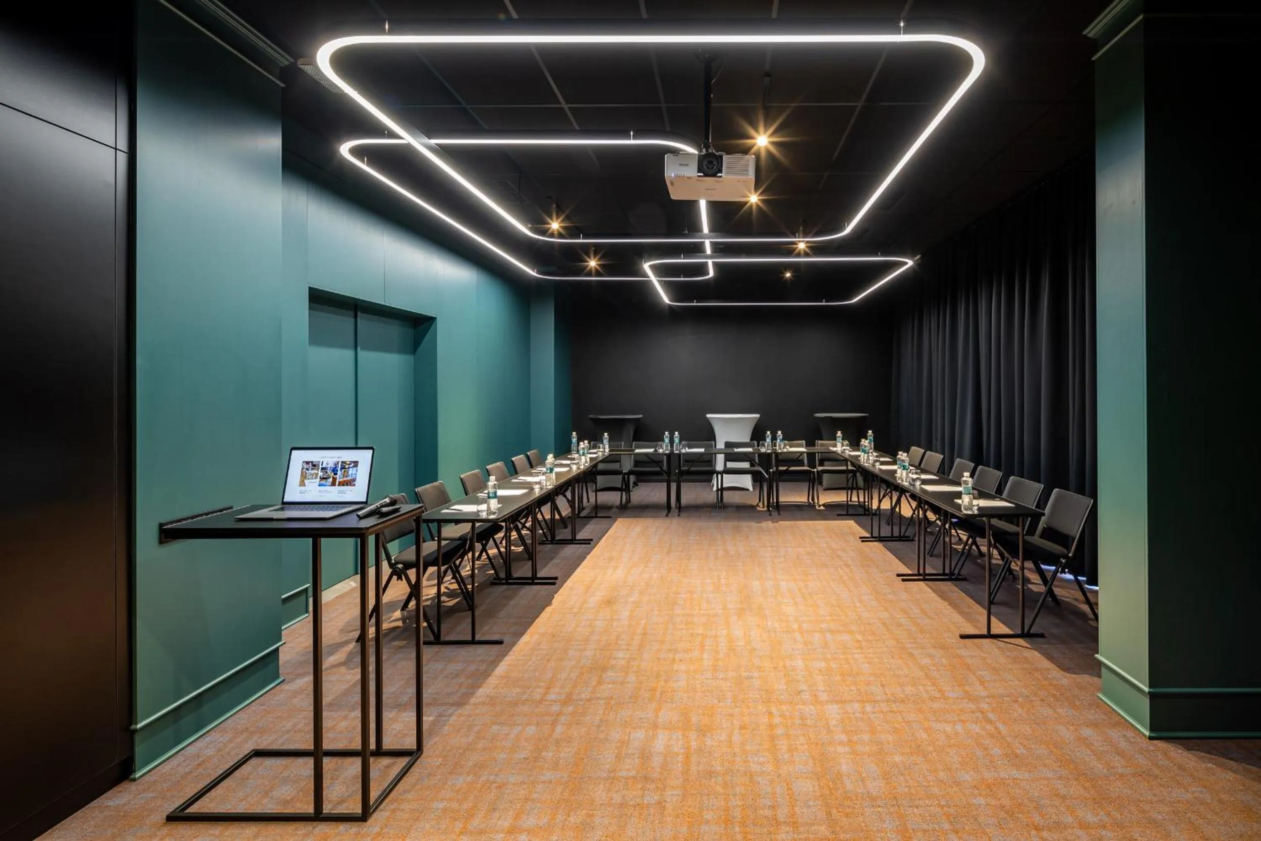 Meeting/conference room in Loft7