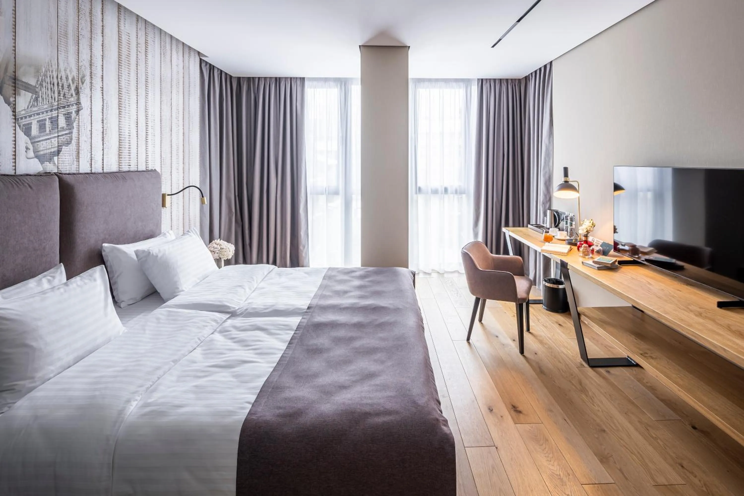 Photo of the whole room, Bed in Loft7