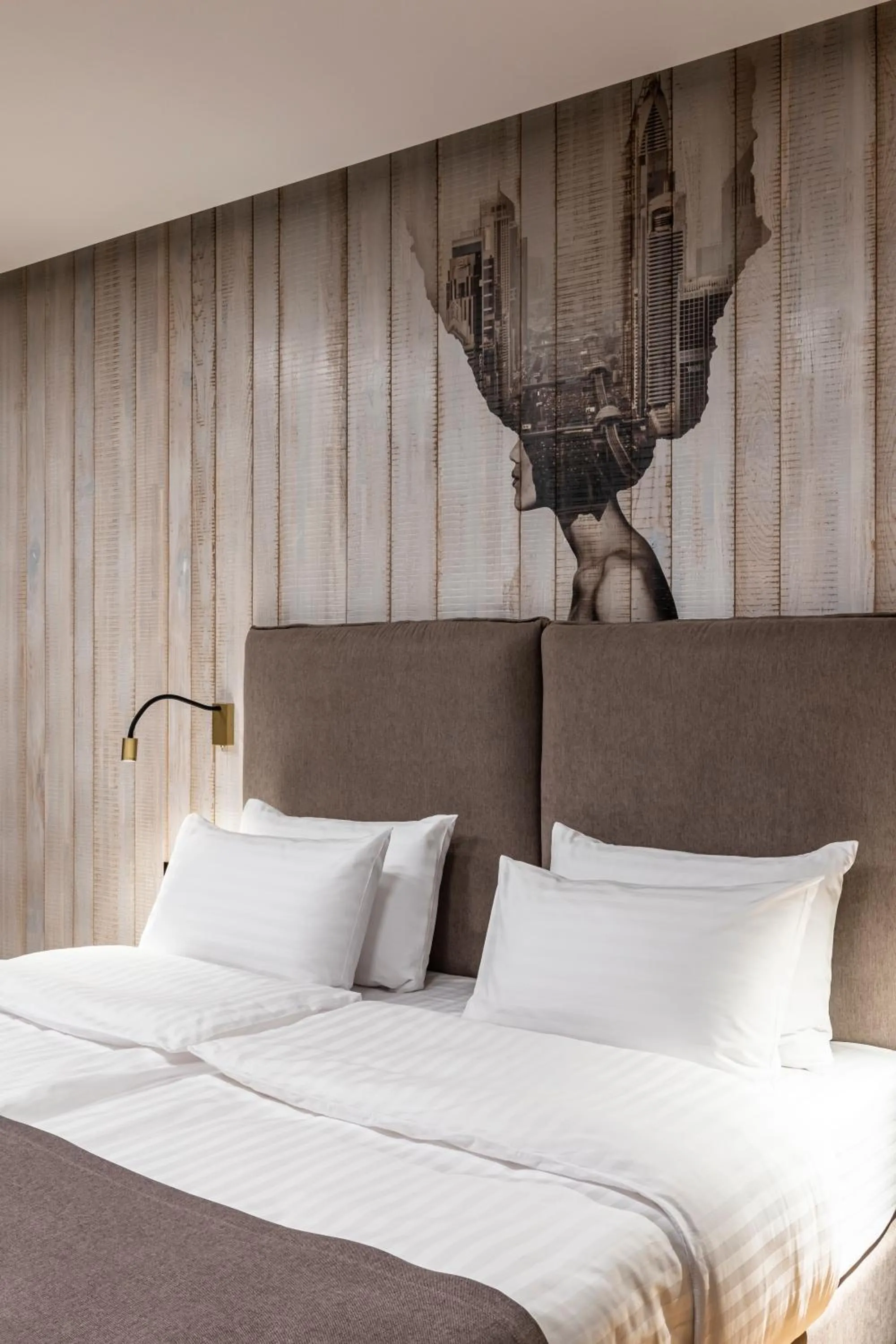 Photo of the whole room, Bed in Loft7