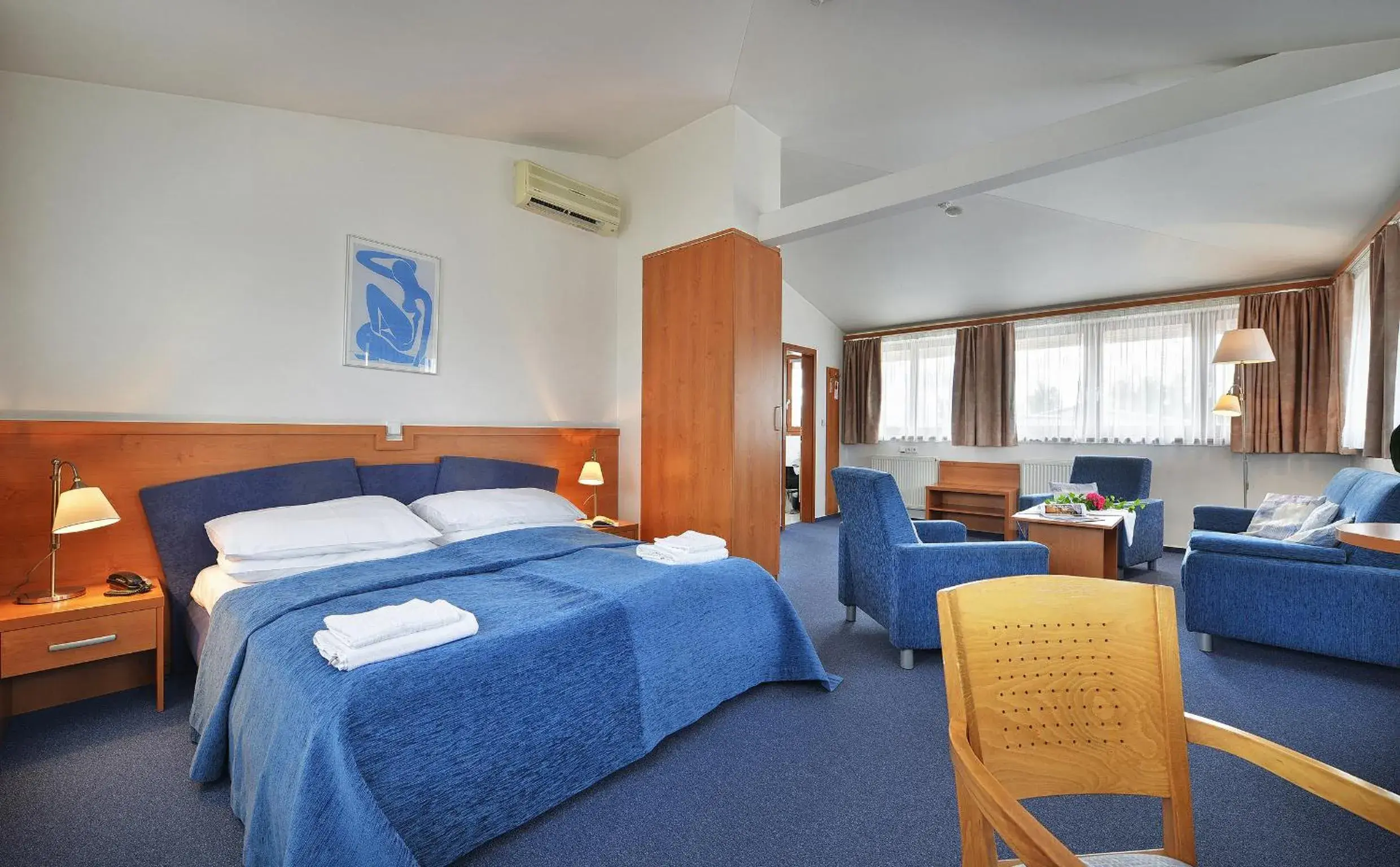 Suite in EA Hotel Populus Suite in EA Hotel Populus