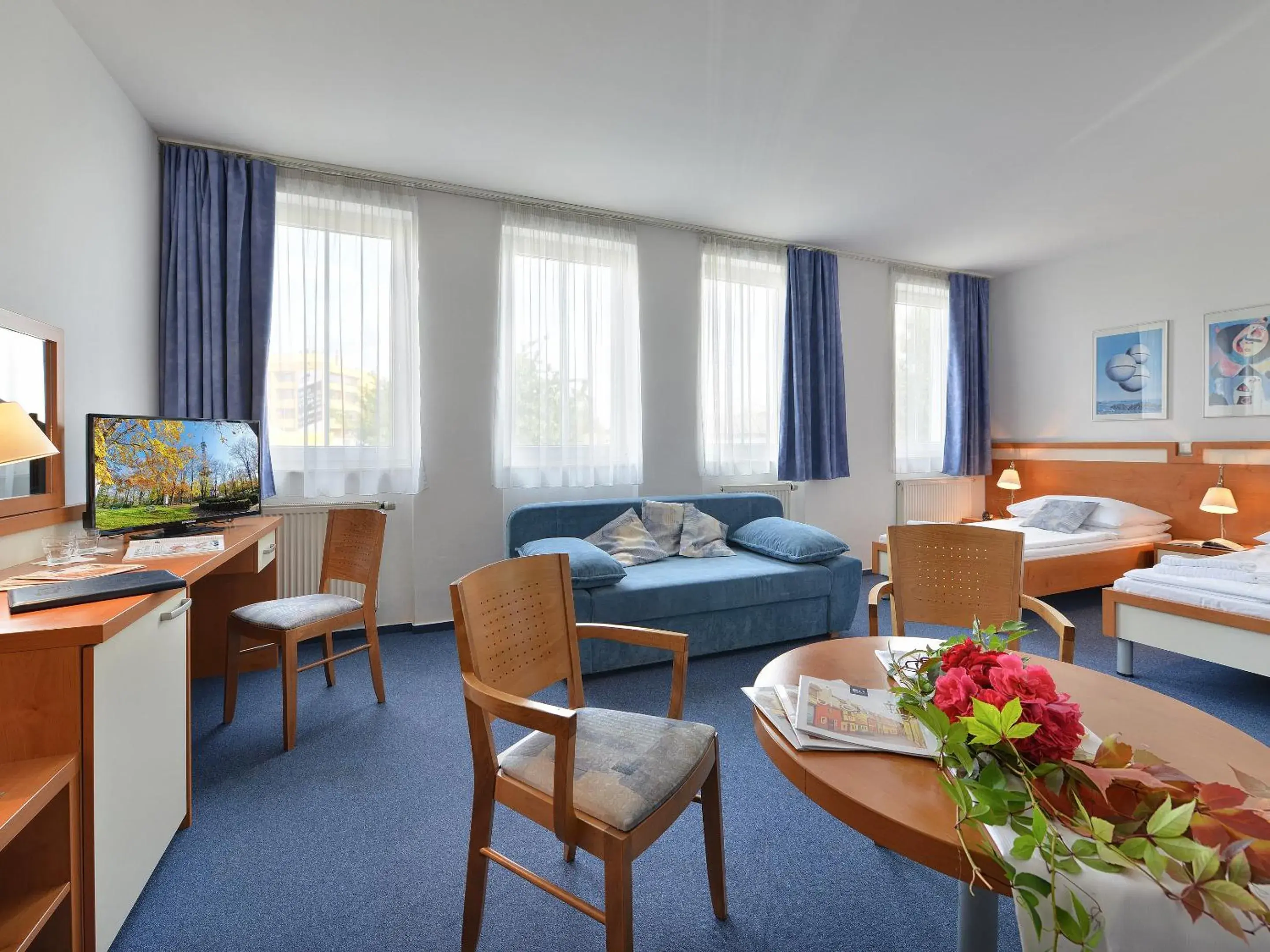 Photo of the whole room, Bed in EA Hotel Populus Photo of the whole room, Bed in EA Hotel Populus