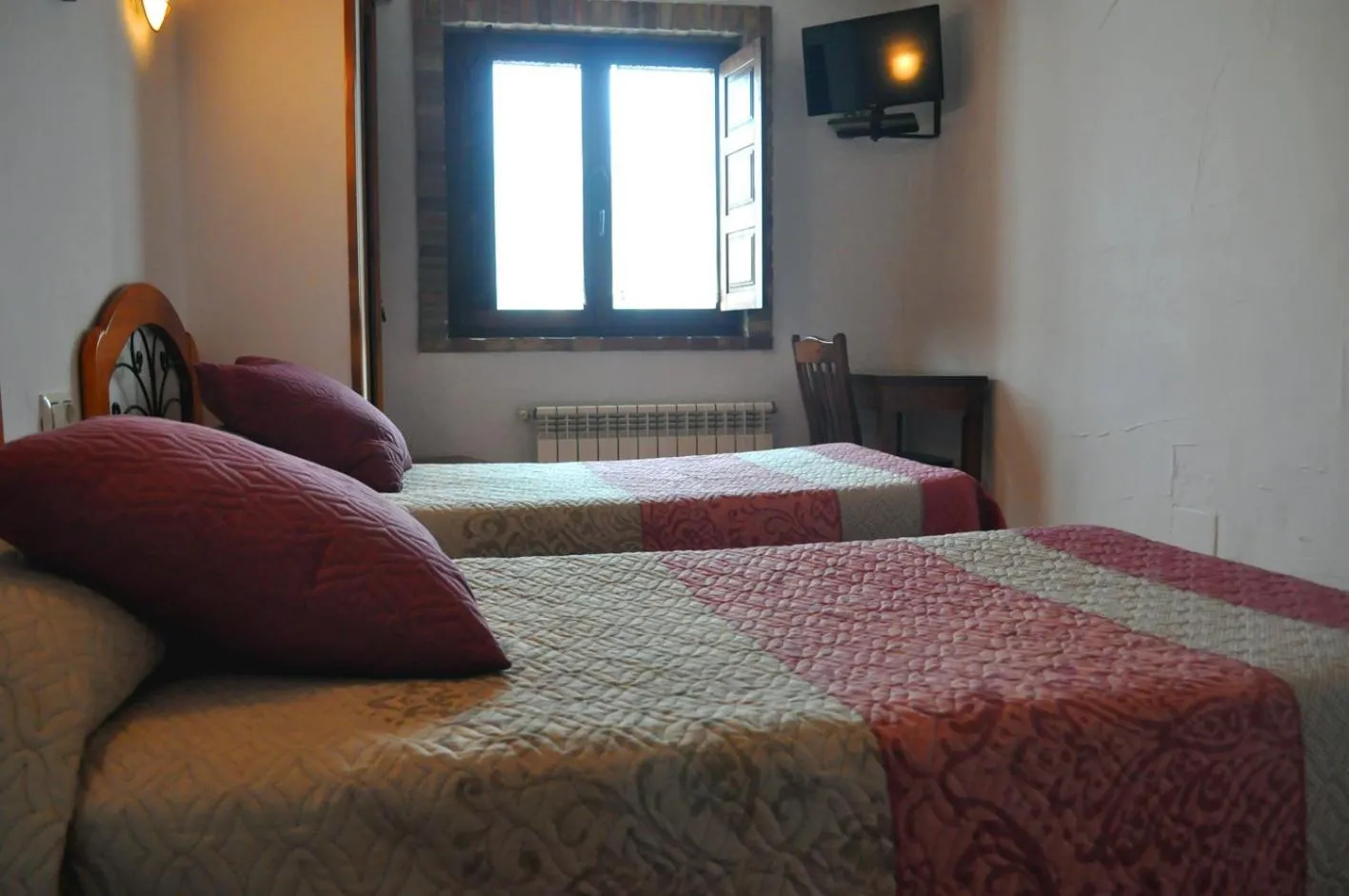 Bed in Hotel Restaurante La Parra