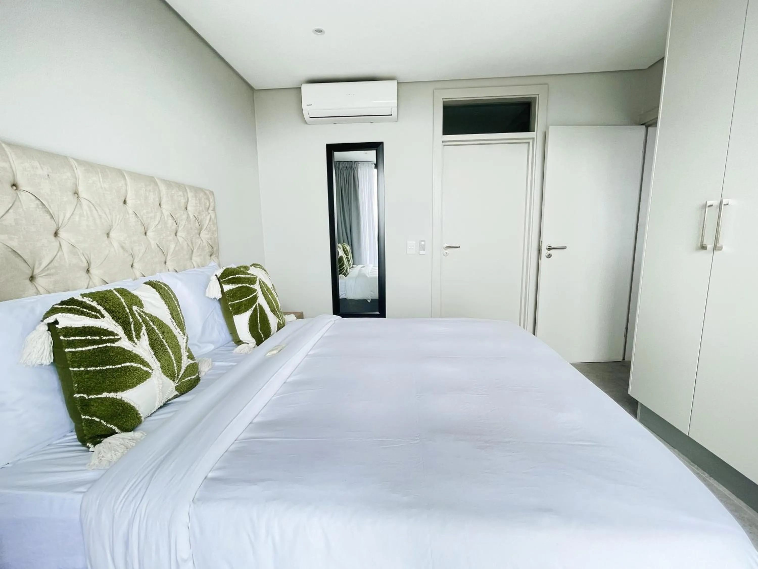 Bed in Glorystar 2Six2 Florida Road