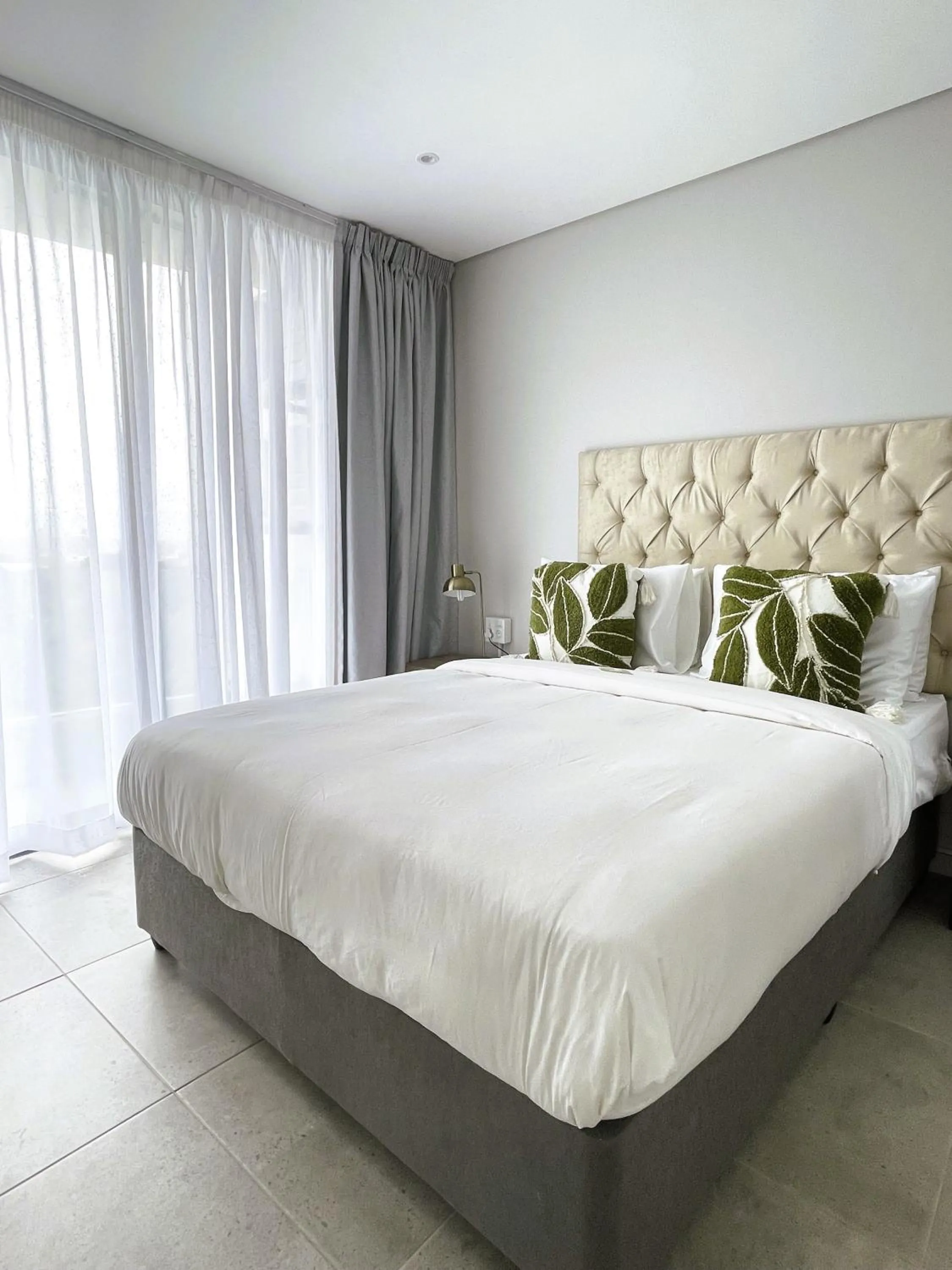 Bed in Glorystar 2Six2 Florida Road