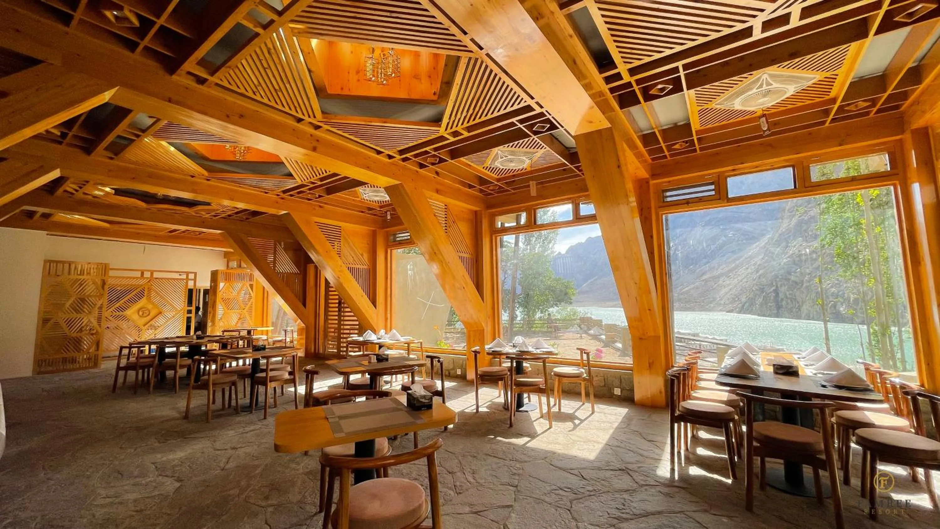Restaurant/places to eat in Famree Resort Hunza