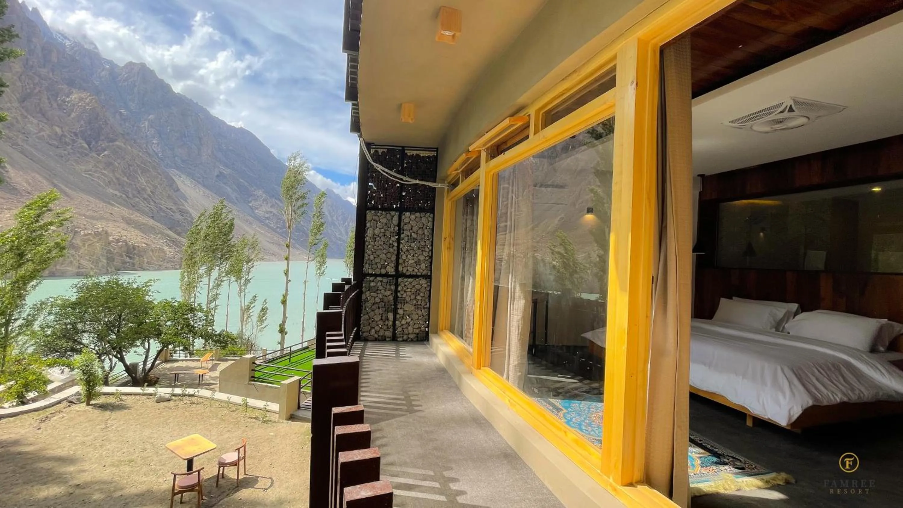 Mountain view, Bed in Famree Resort Hunza