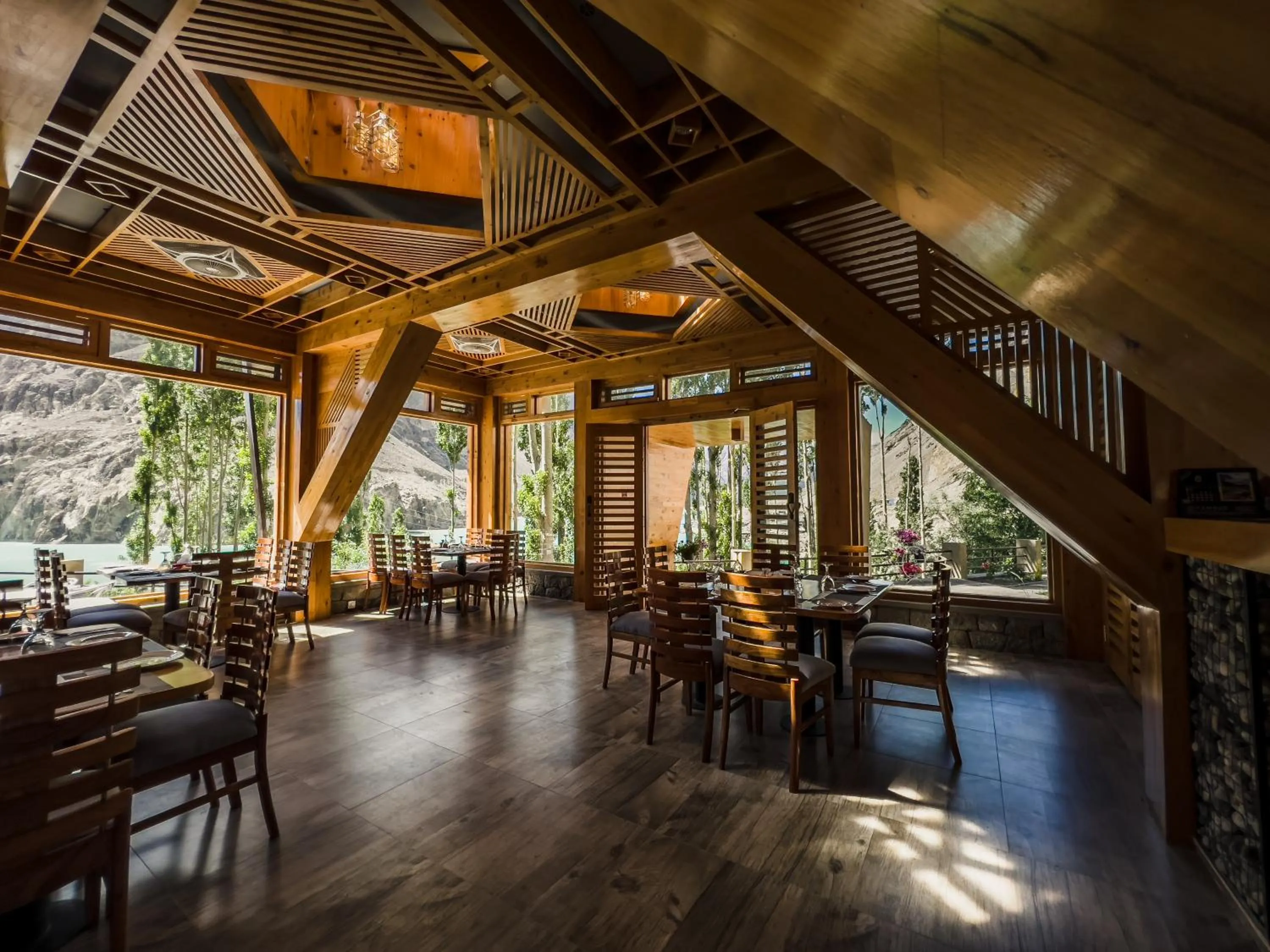 Restaurant/places to eat in Famree Resort Hunza