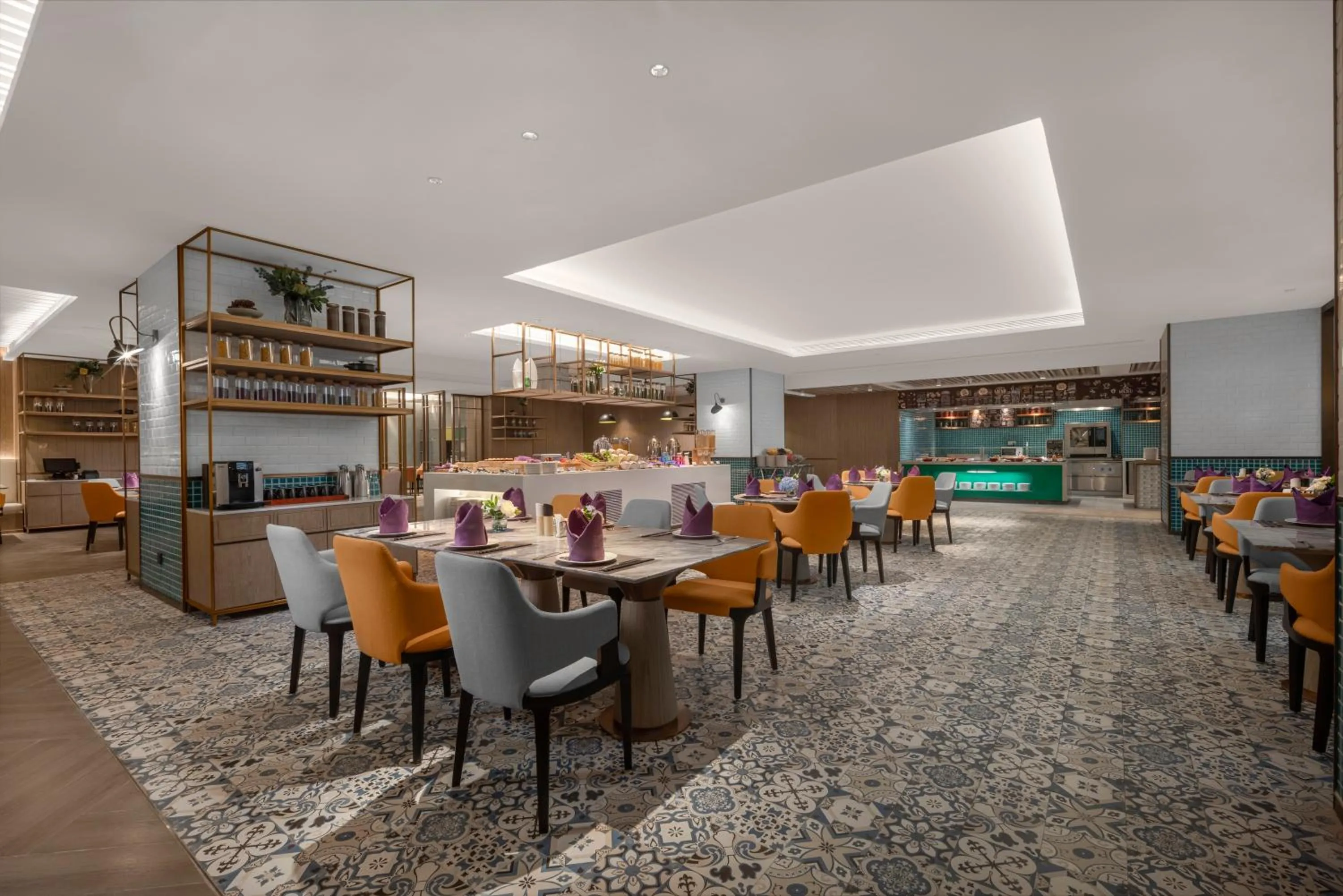 Restaurant/places to eat in Holiday Inn Fu'an