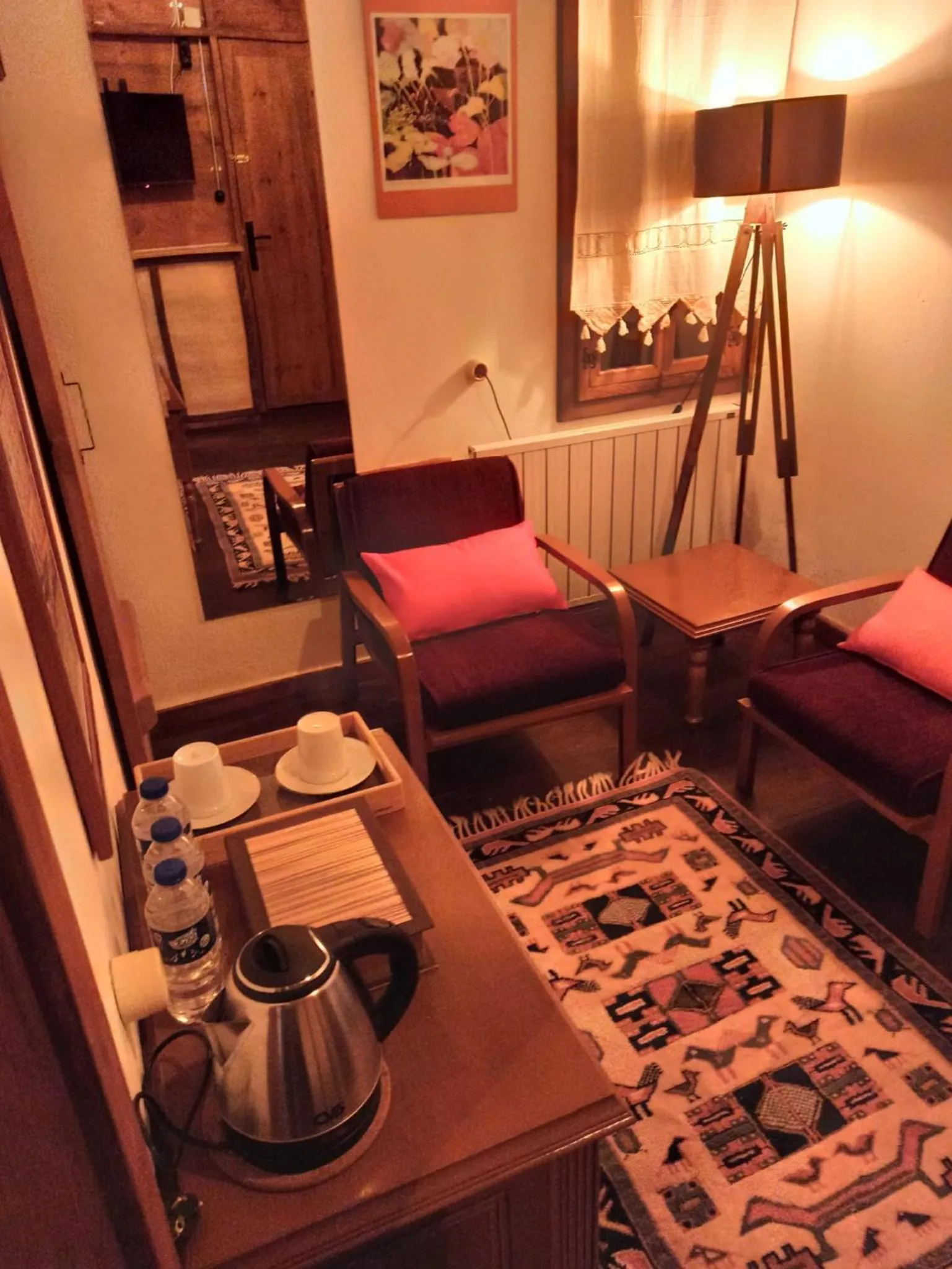 Seating area in Konak Bindallı