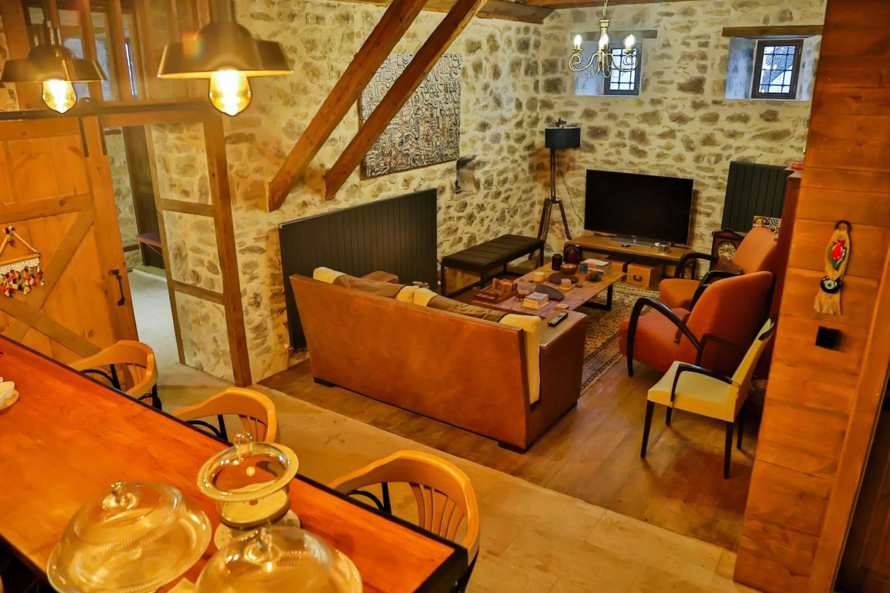 Communal lounge/ TV room in Konak Bindallı
