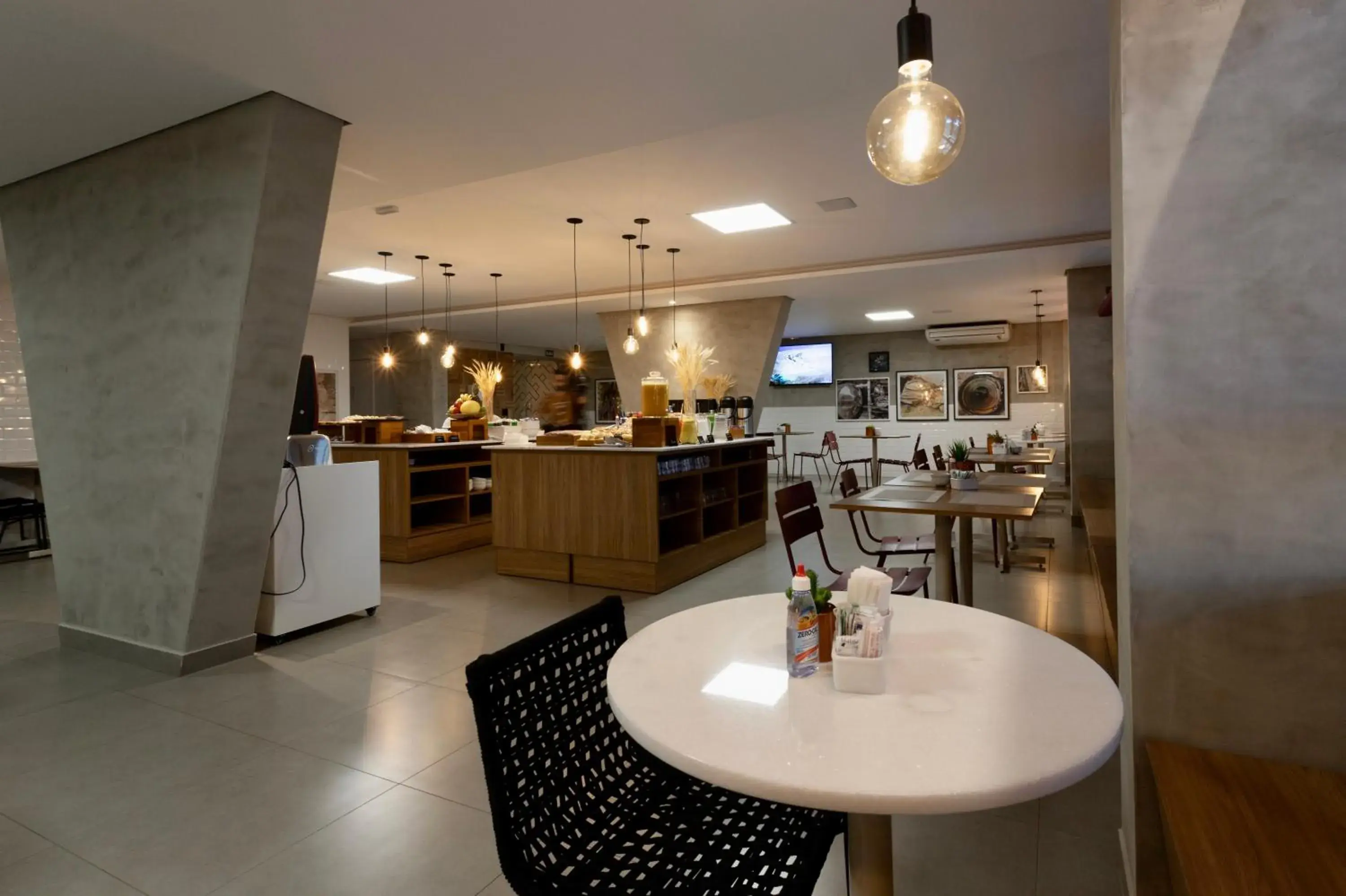 Restaurant/places to eat in LA HOTEL VOTUPORANGA Restaurant/places to eat in LA HOTEL VOTUPORANGA