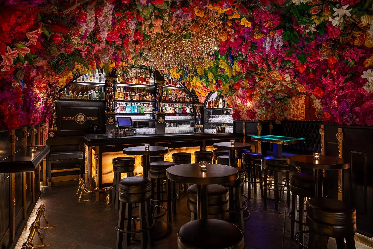 Lounge or bar in Hotel U Zlatého Stromu Prague by BHG