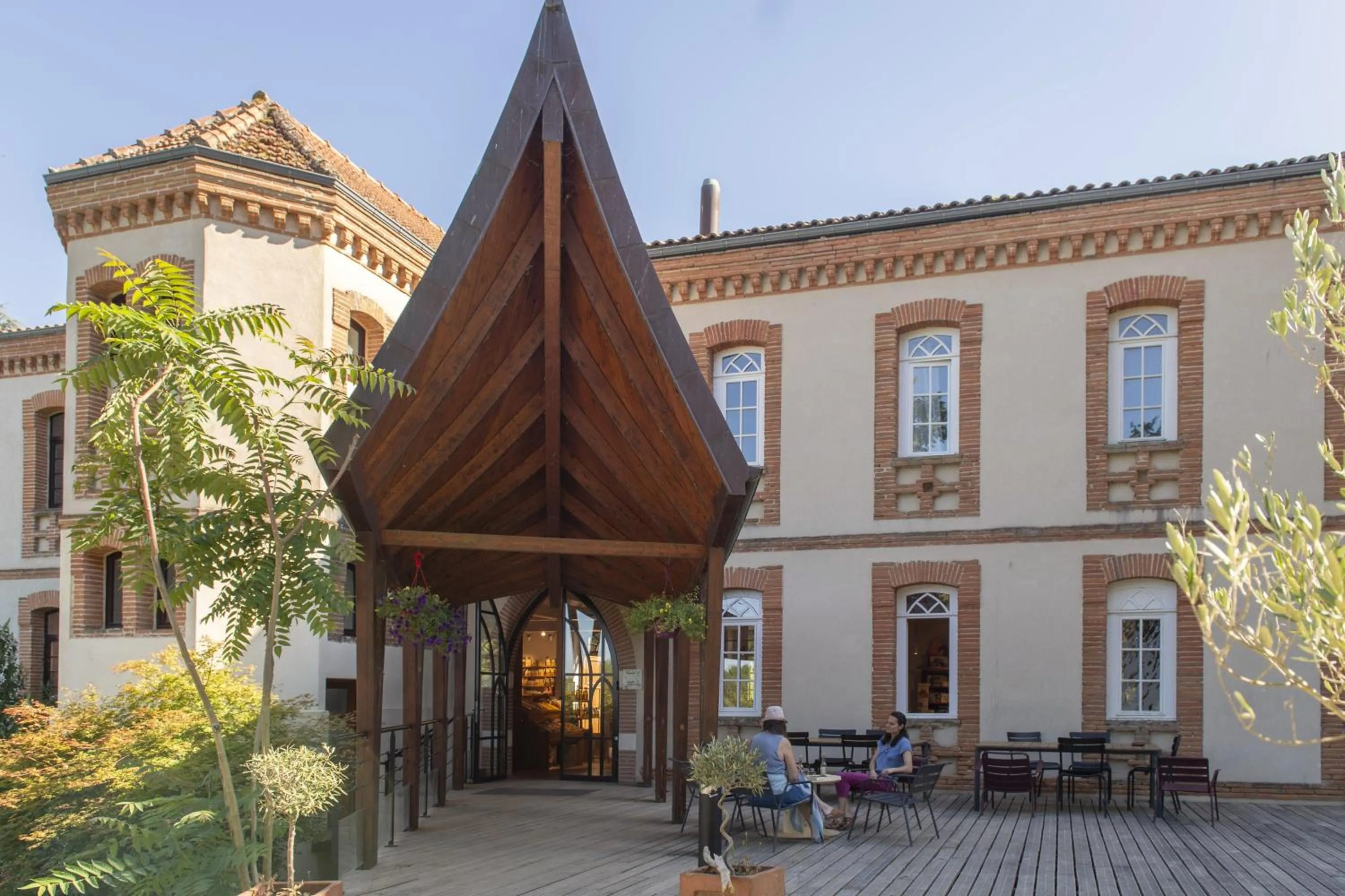 Property building in Hotellerie de l'Abbaye du Désert