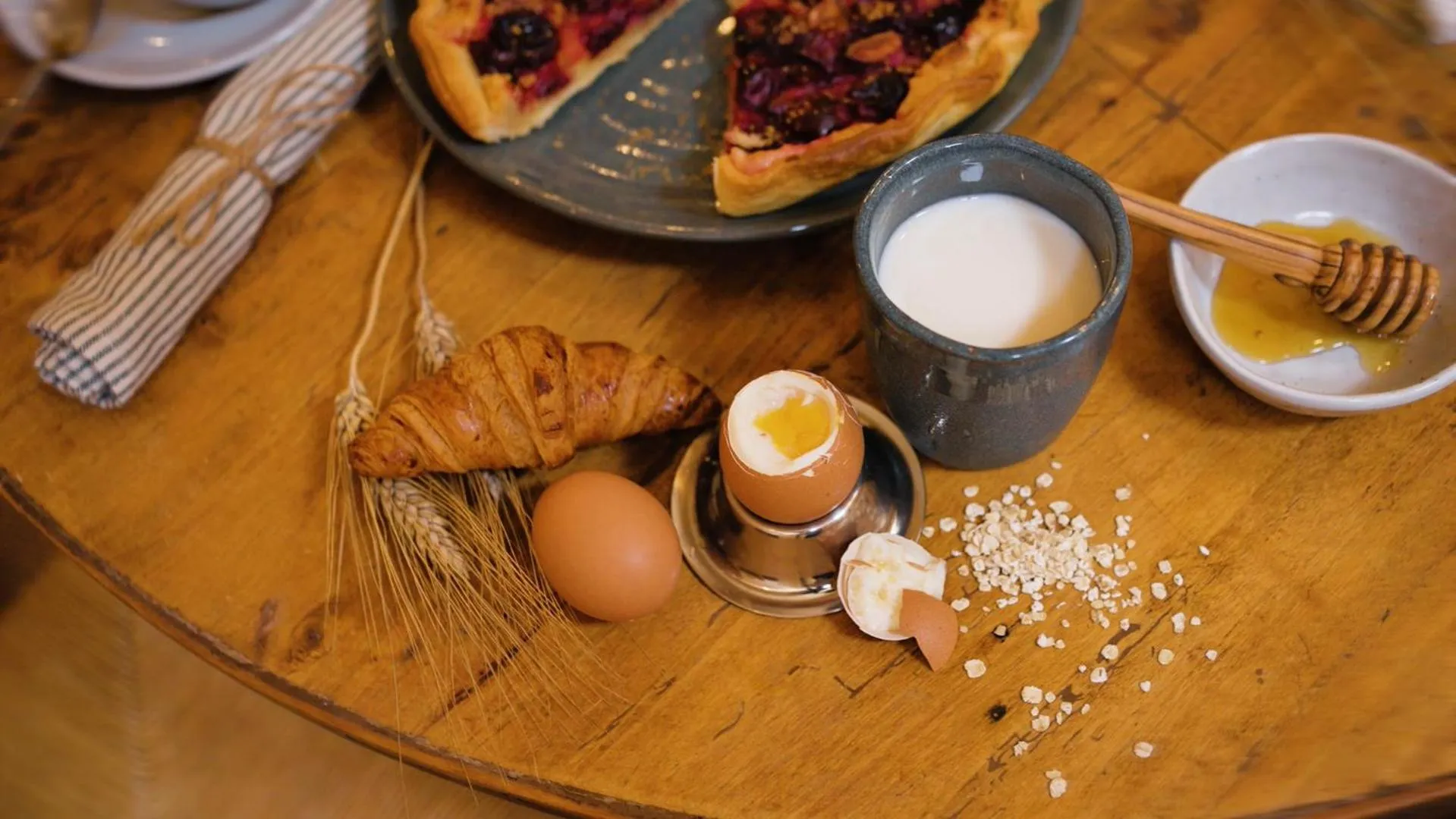 Buffet breakfast in Hotellerie de l'Abbaye du Désert