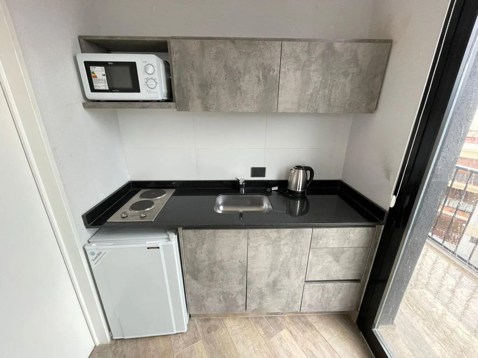 kitchen in Days Inn Devoto